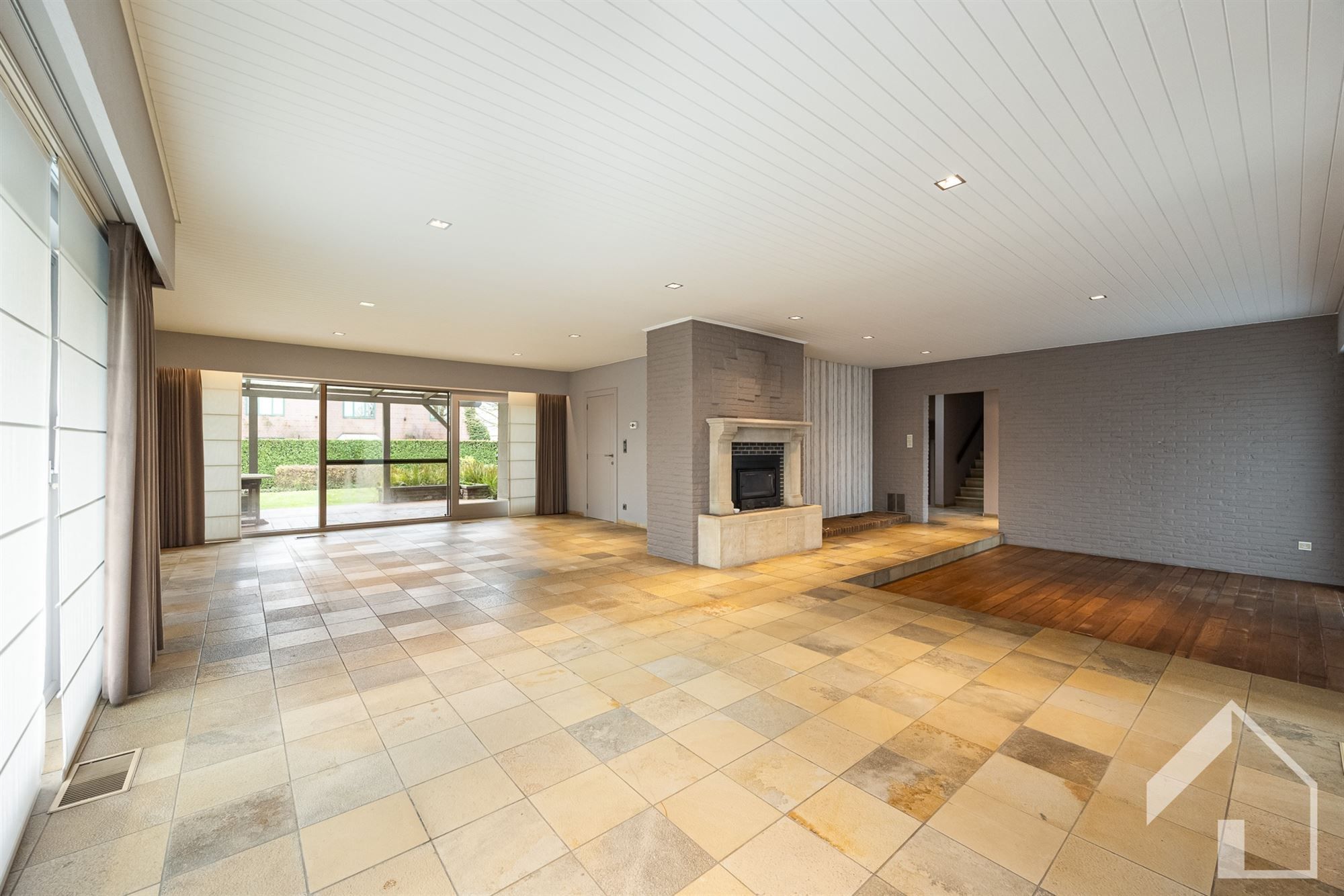 Privéwoning met bedrijfspand foto 15