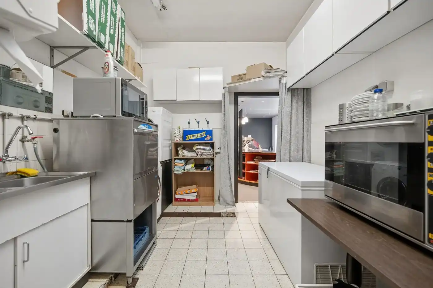 Instapklare woning met handelspand op een goede locatie foto 18