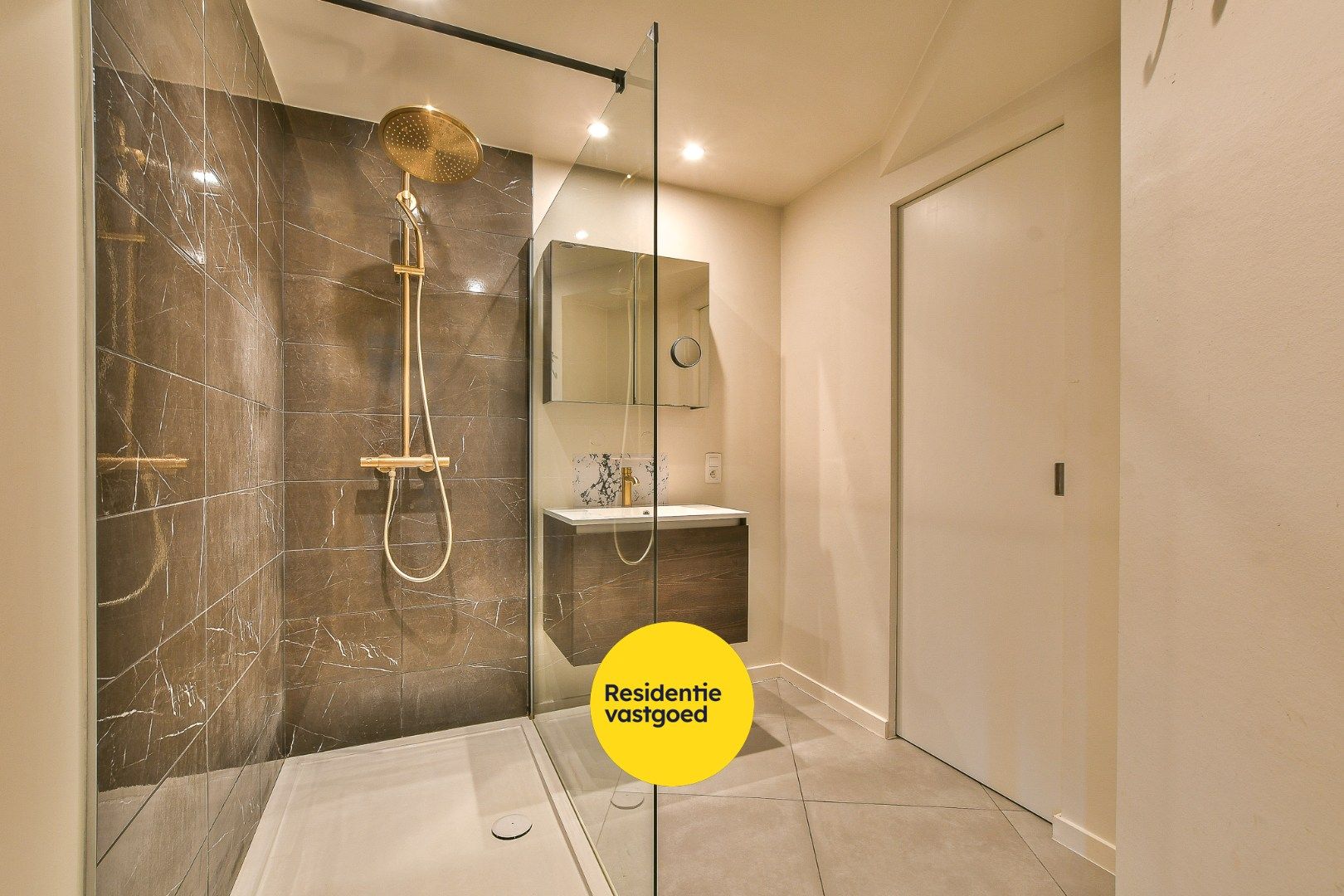 Te huur: modern appartement met 2 slaapkamers in hartje Blankenberge! foto 10