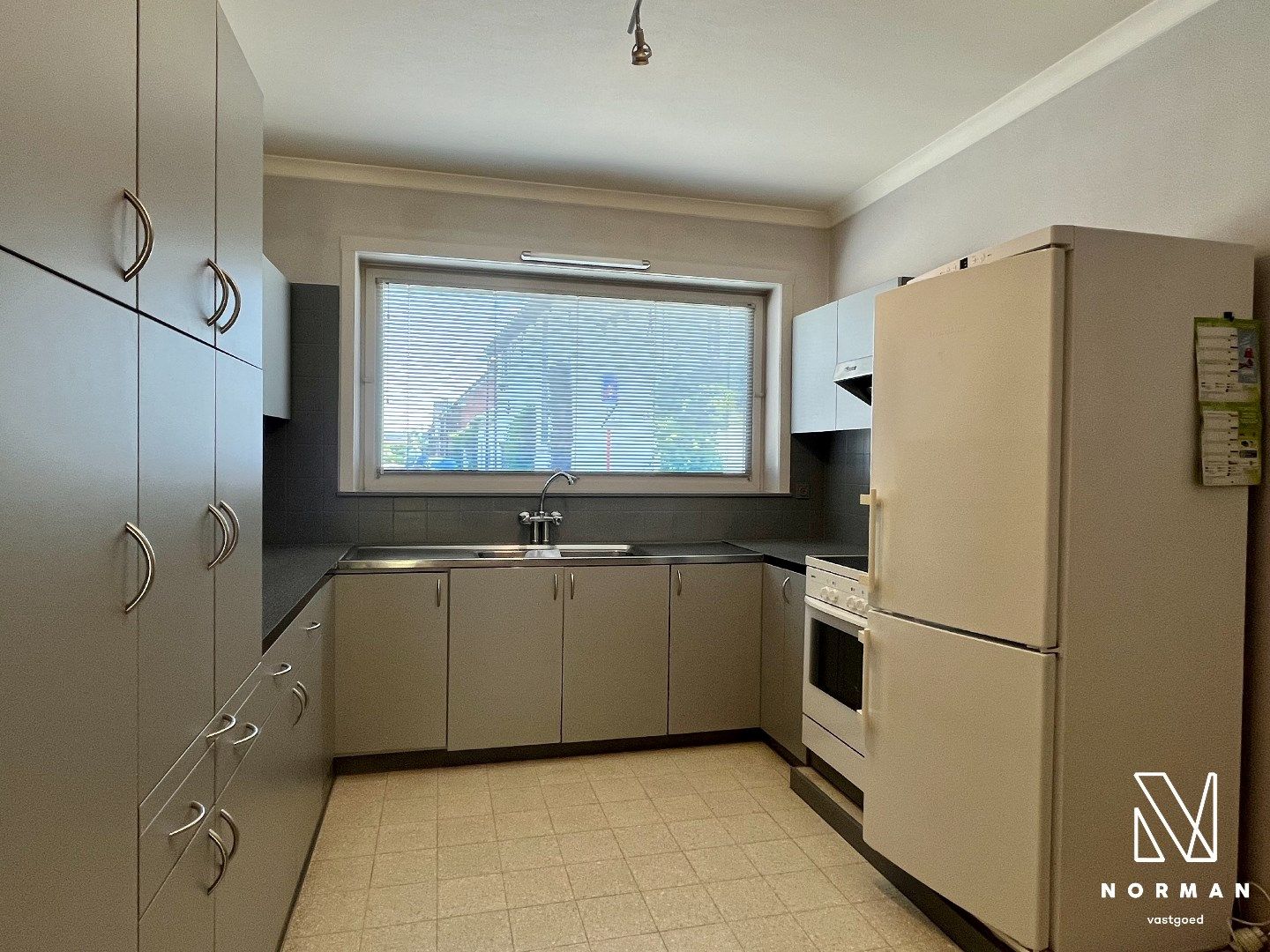 Ruime woning met 5 slks, garage in het centrum van Kuurne foto 8