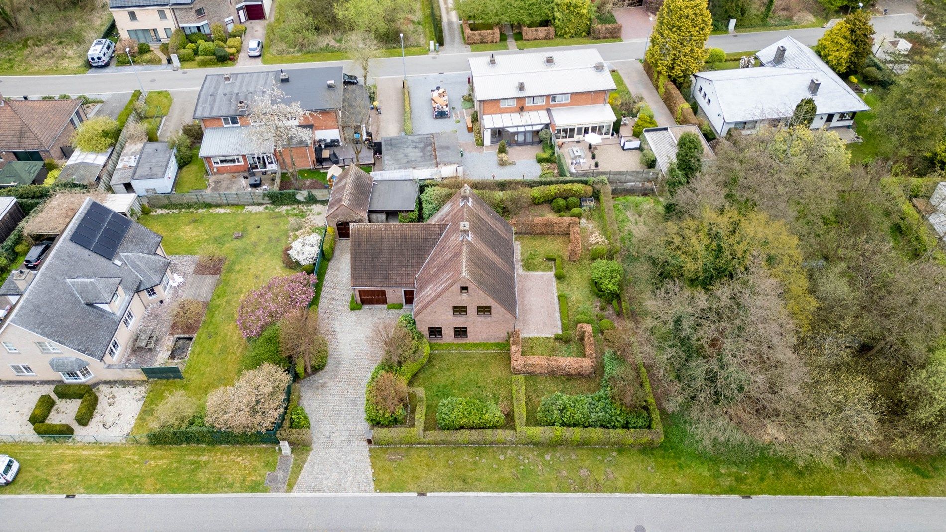 Zeer degelijk gebouwde woning met 3/5 slpks in een doodlopende straat in het centrum ! foto 48
