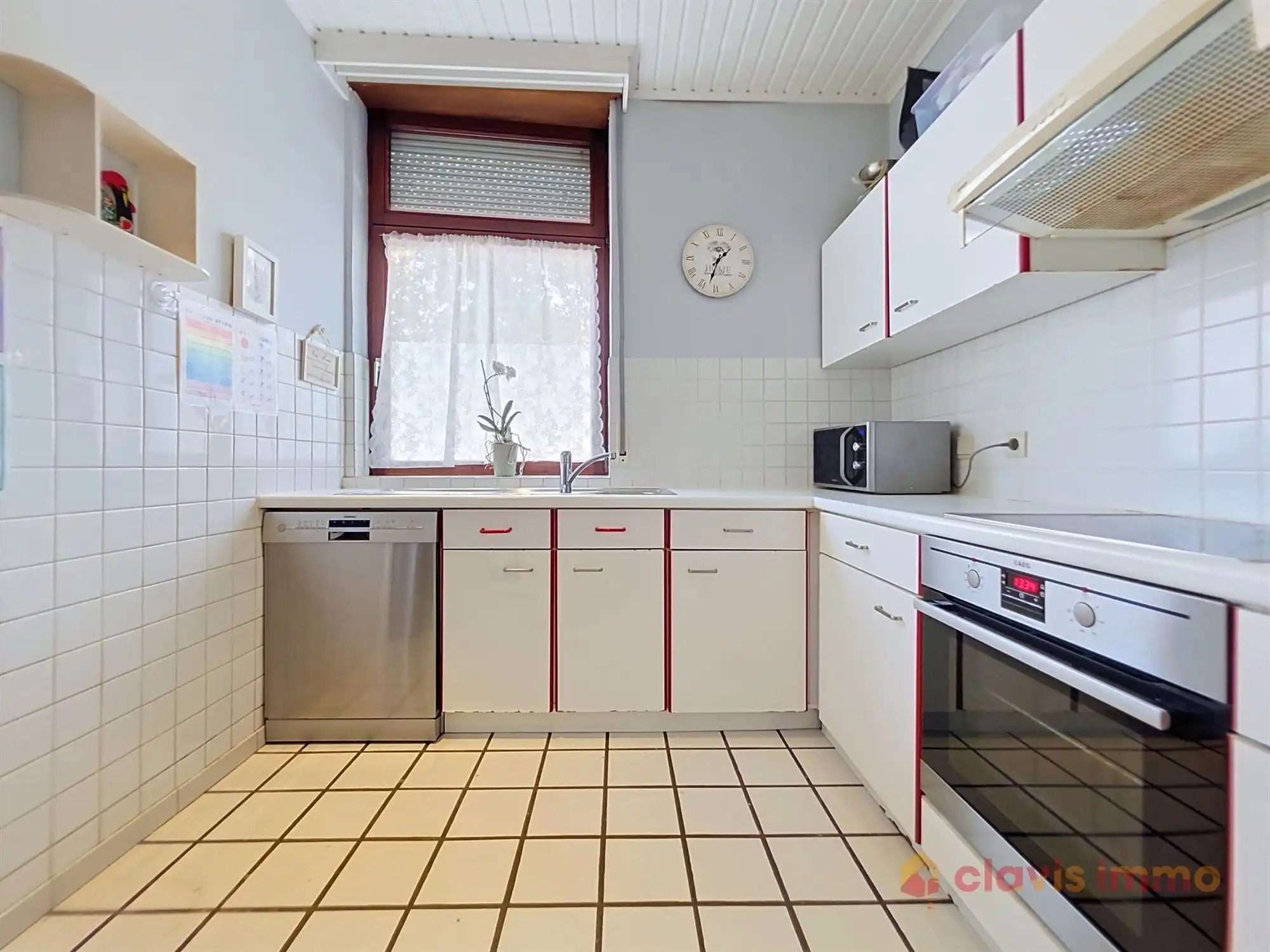 Aangename 3-gevel woning met tuin foto 7