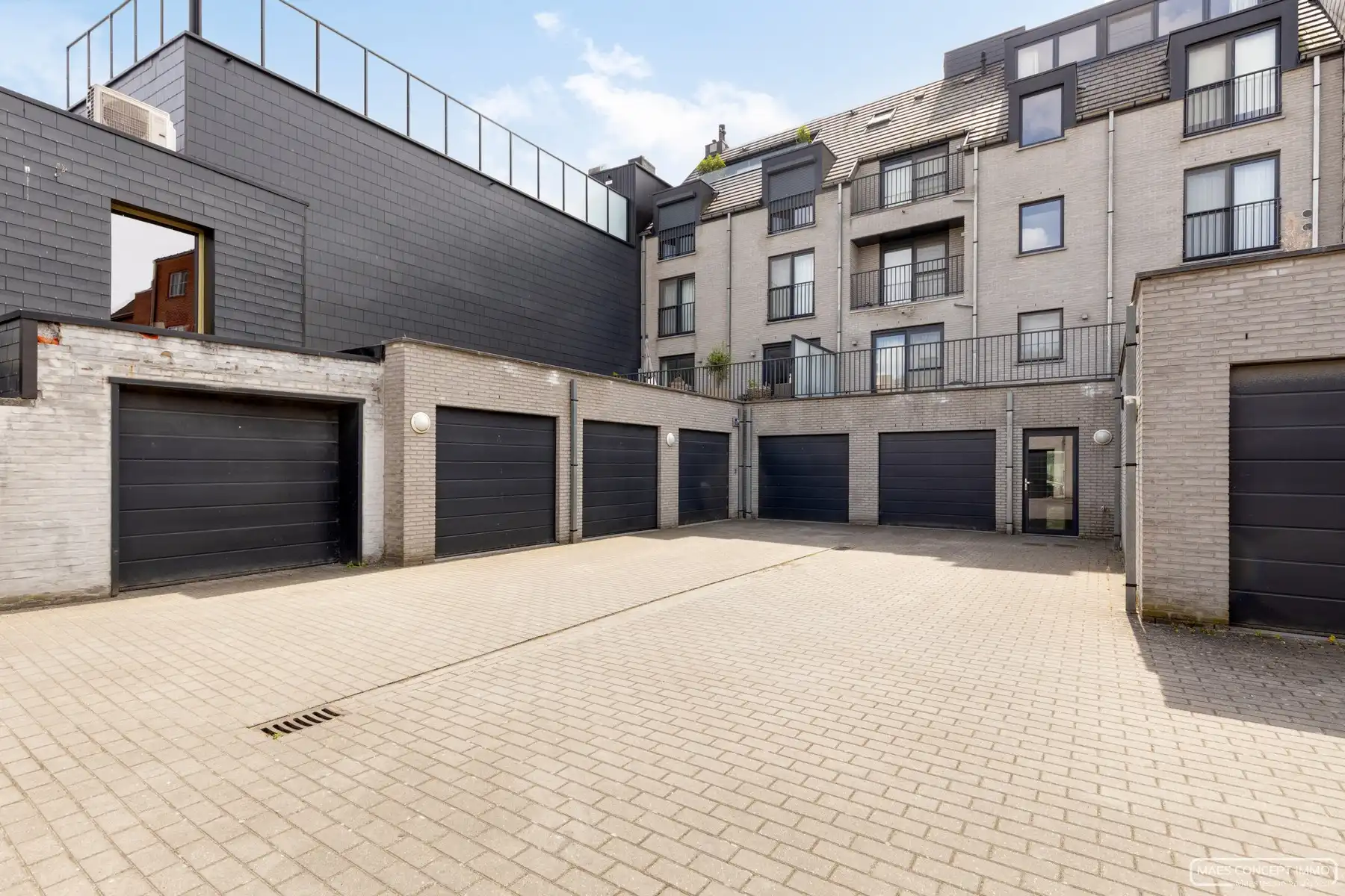 Instapklaar handelspand met garage in Waregem centrum te koop foto 15