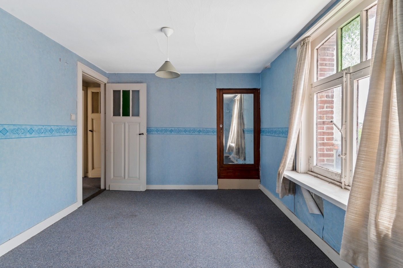 Charmante, te renoveren woning met 2 slpk. en tuin foto 18