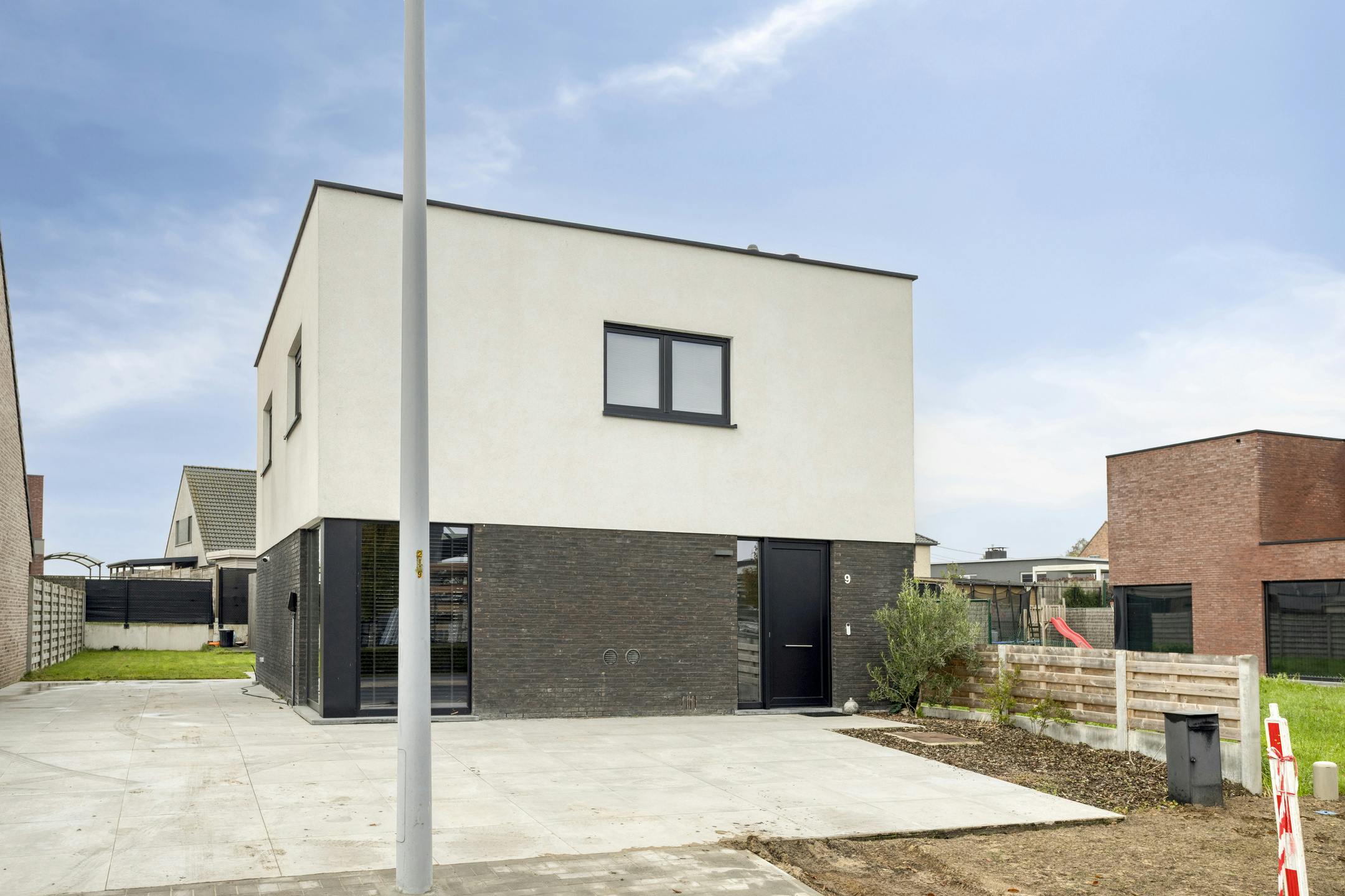 Recente woning (2020) met 4 slaapkamers te koop in Aartrijke foto 12