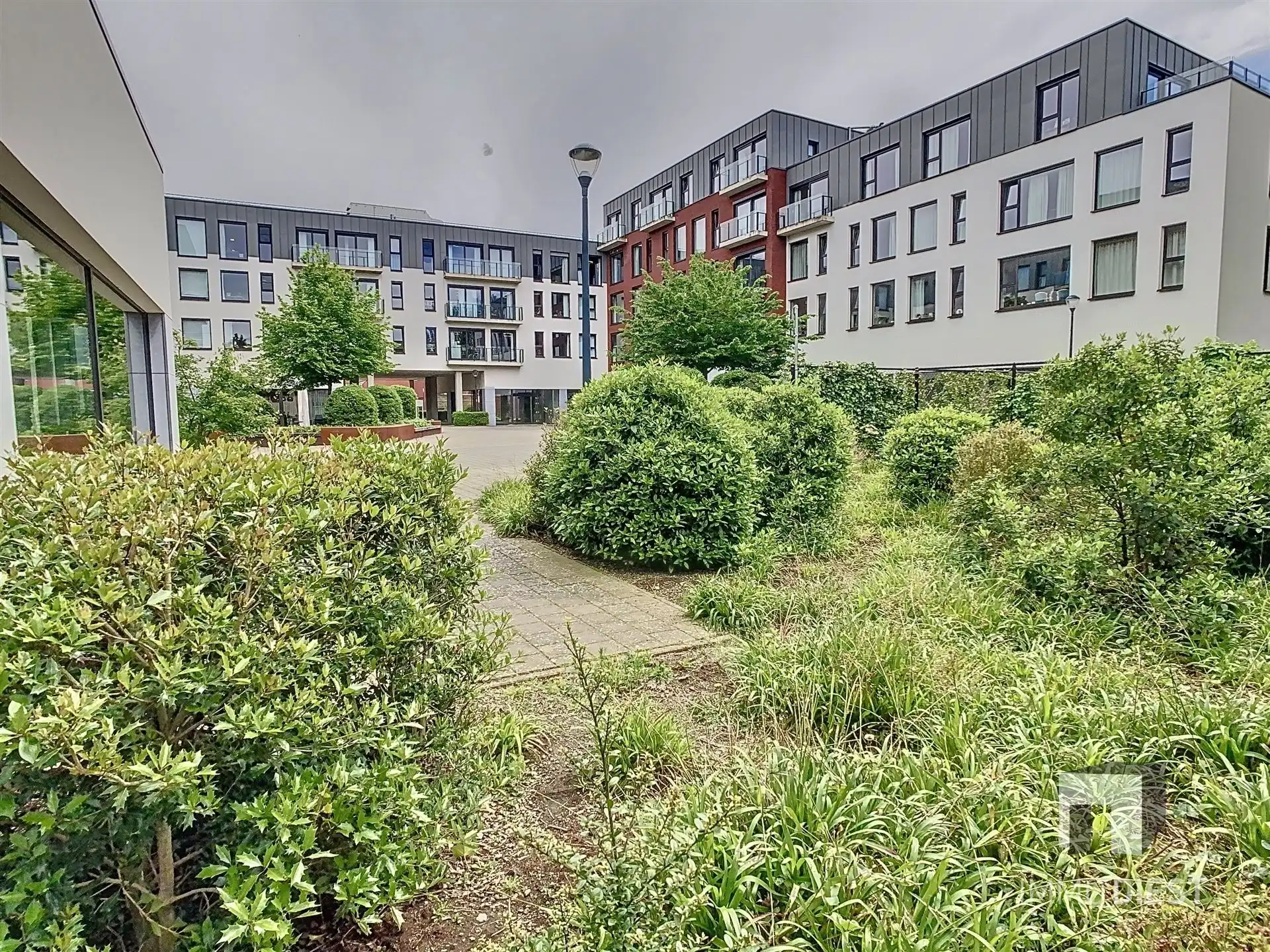 Handelspand 180m2 gelijkvloers op 3,47are met achterliggende tuin foto 11