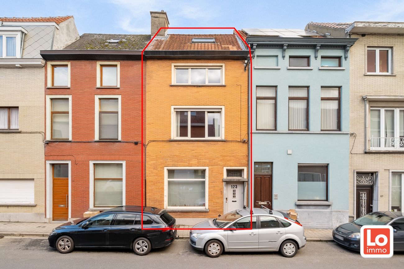 Hoofdfoto van de publicatie: Leuke stadswoning met tuintje & terras op een toplocatie vlakbij het centrum van Gent.