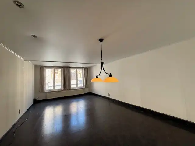 Duplex appartement met 2 slaapkamers en dakterras in het centrum van Maaseik.  foto 7