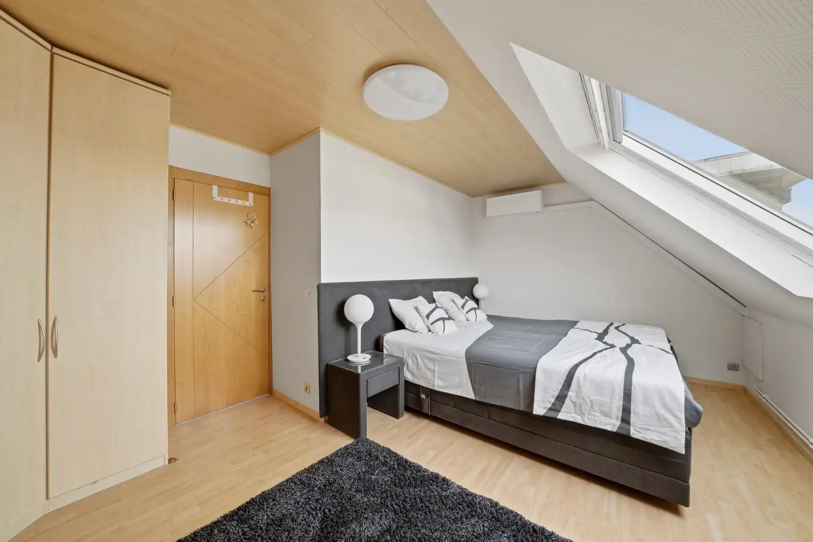 Instapklare bel-étagewoning met dubbele garage te Stene foto 16