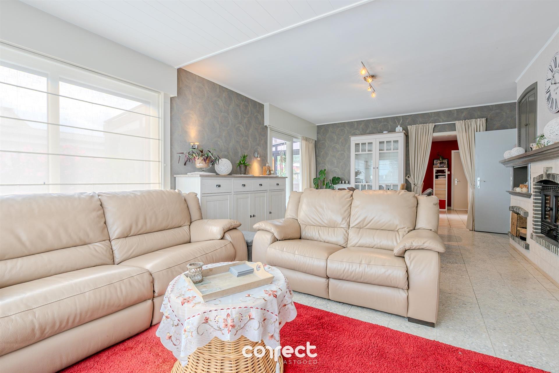 Instapklare laagbouwvilla met tuin, ruime oprit met garage.  foto 6