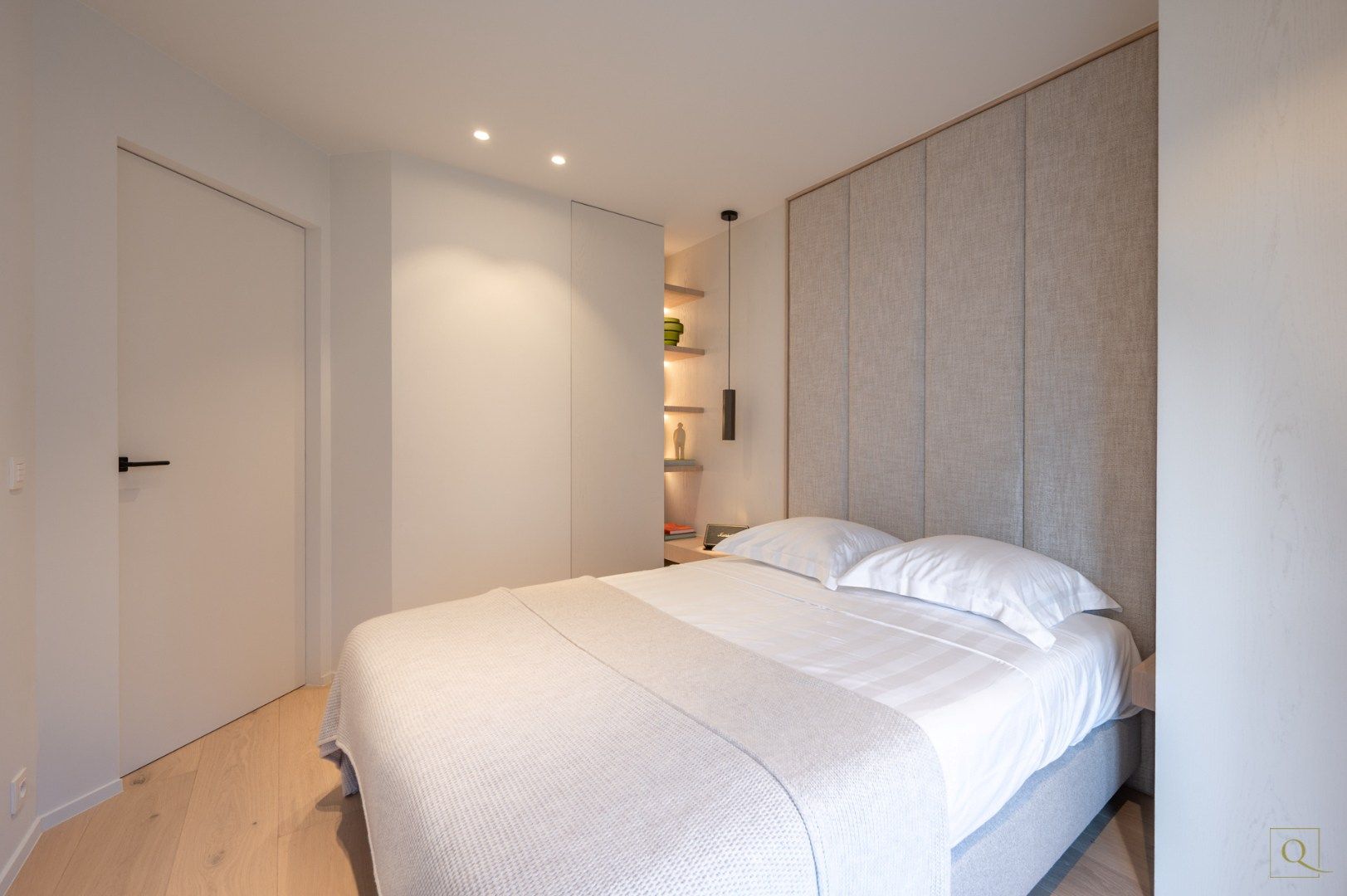 Luxueus gerenoveerd 3 slk appartement te centrum Knokke met ruime parking  foto 14