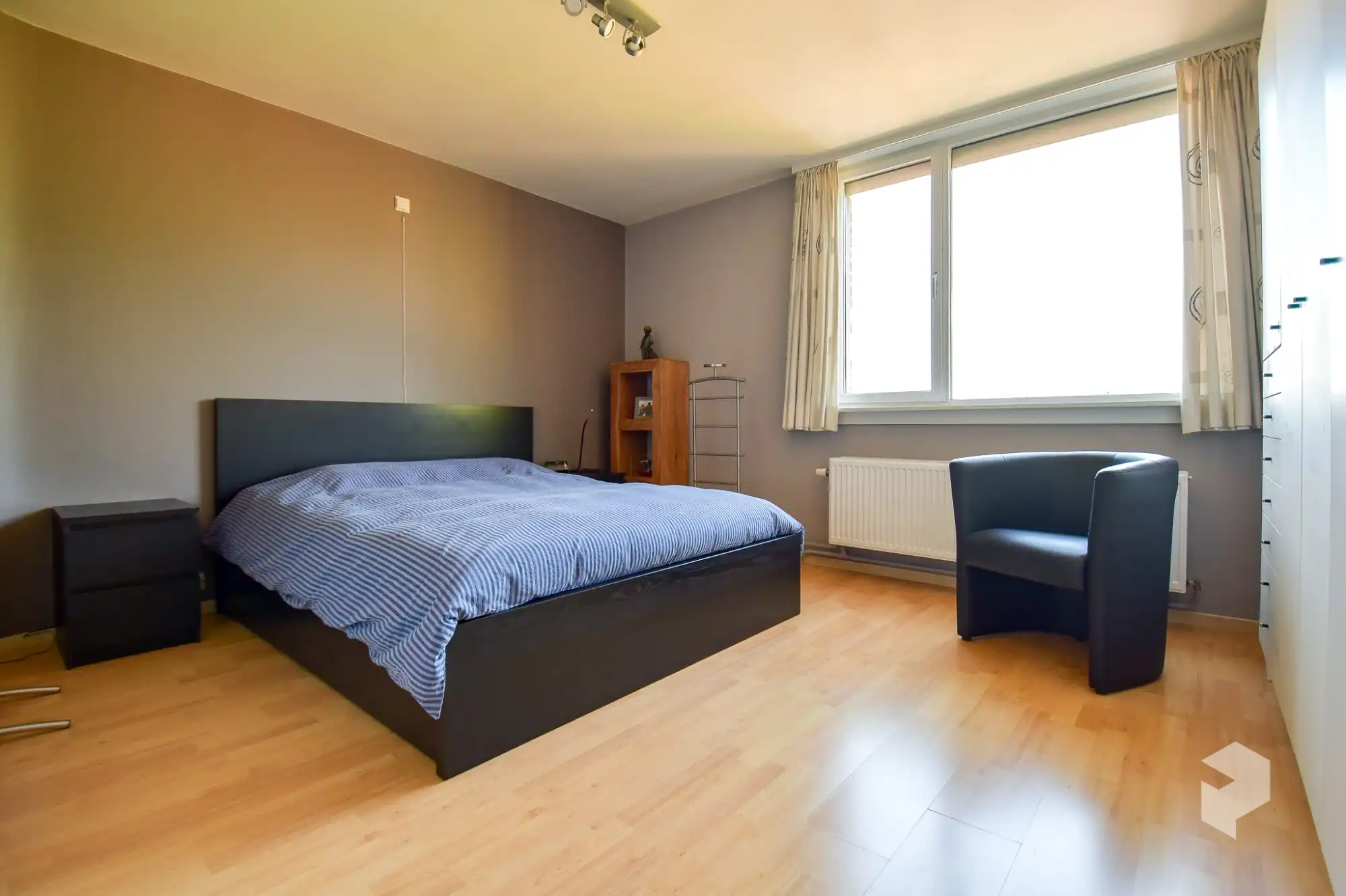 Ruime goed onderhouden woning met 3 slpk en tuin foto 14