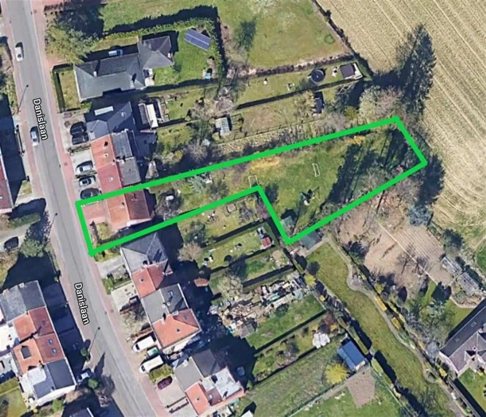 Woning met 5 slaapkamers op een terrein van 10 a 70 ca foto 3