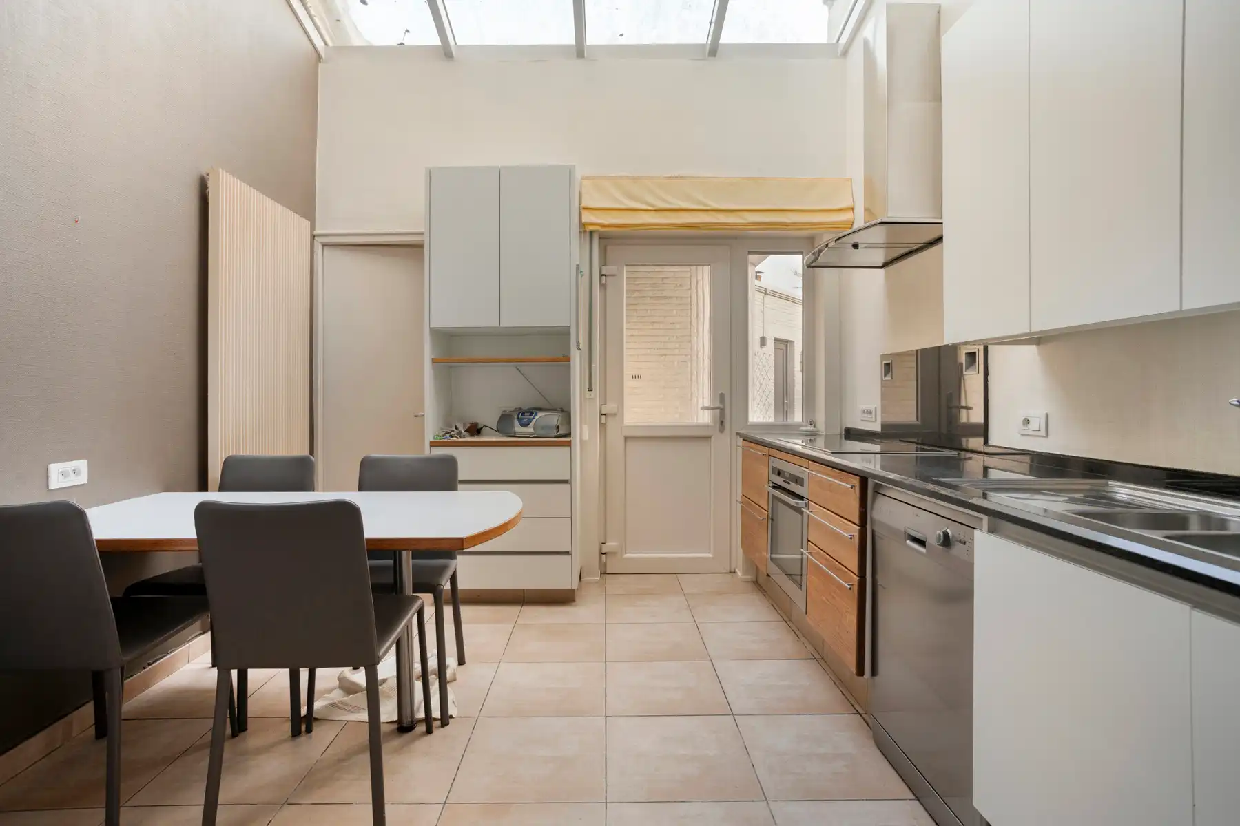 Ruime halfopen bebouwing met 4 slaapkamers! foto 12