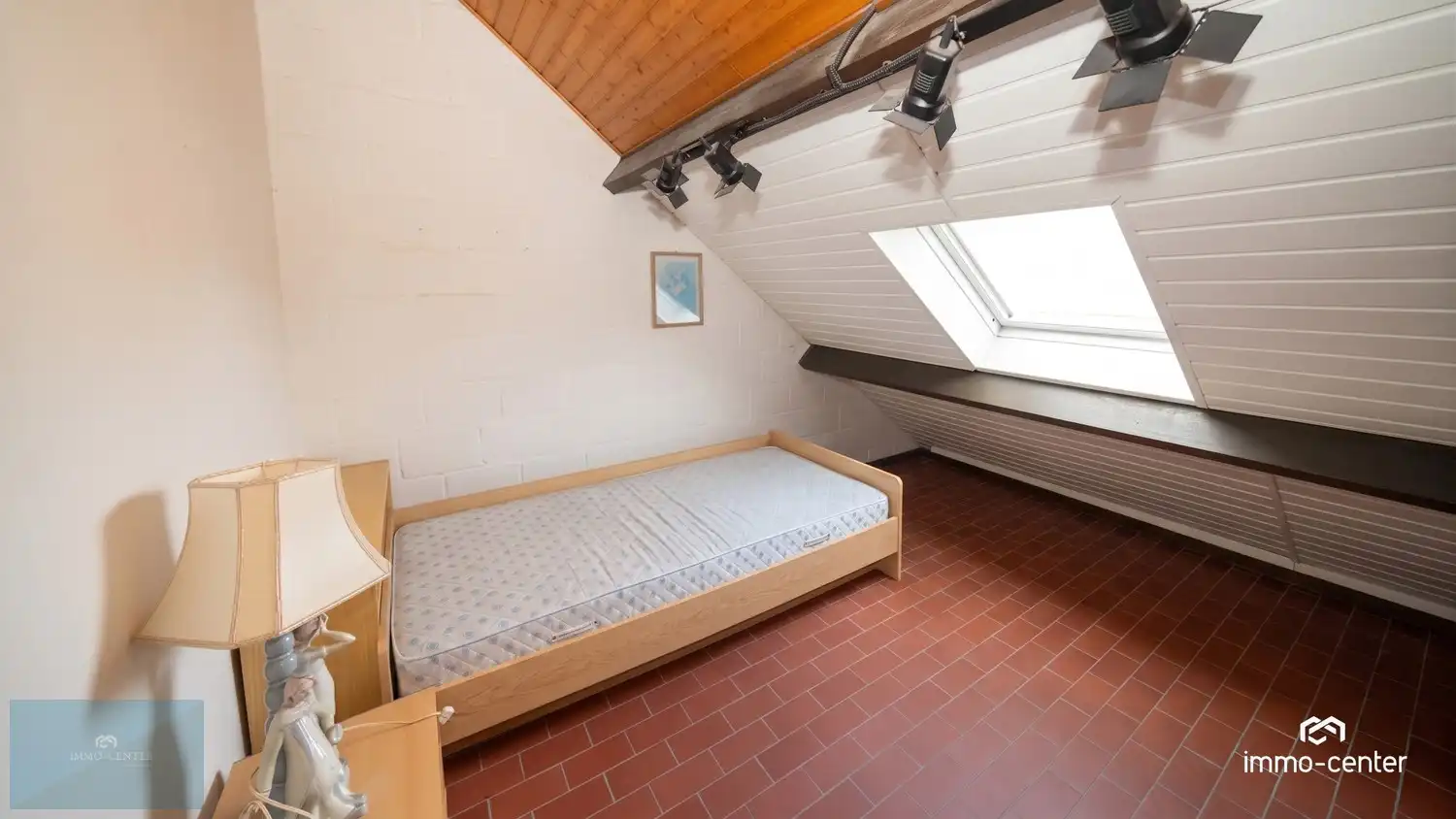 Rustig gelegen woning met 5 slaapkamers en tuin in Genk foto 13