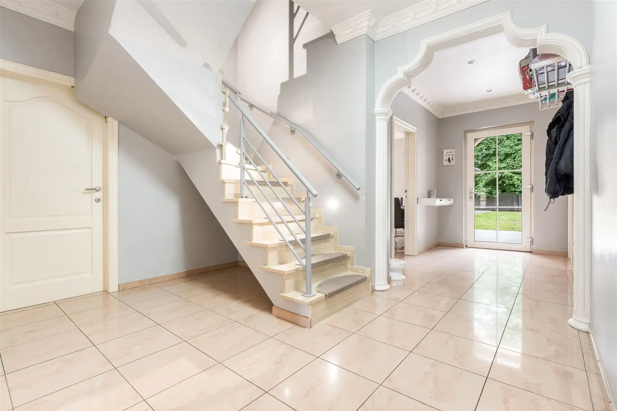 ZEER RUIME, GOED ONDERHOUDEN WONING (269M²) MET 4 SLAAPKAMERS EN RUIME GARAGE OP EEN PERCEEL VAN 10ARE TE BEVERLO foto 13