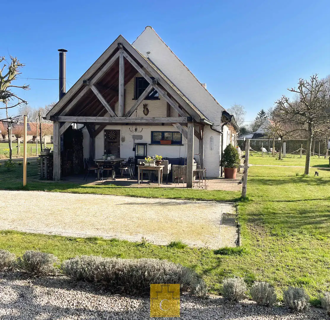 Idyllisch gelegen landgoed, voormalige hoeve, met karakterwoning, vakantieverblijf/boutique B & B met 6 vergunde kamers, parking en weide op circa 1 ha foto 34