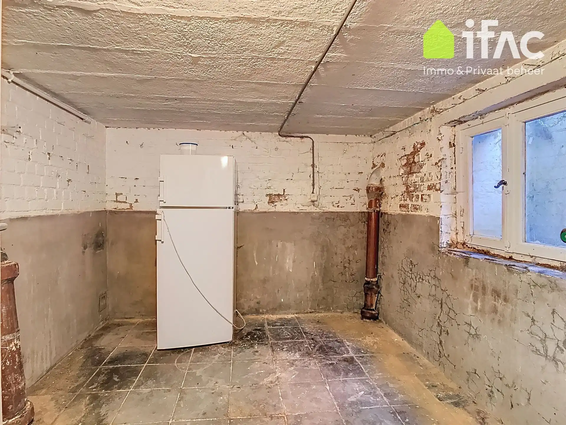 Huis met 2 slaapkamers, bureau en tuin foto 22