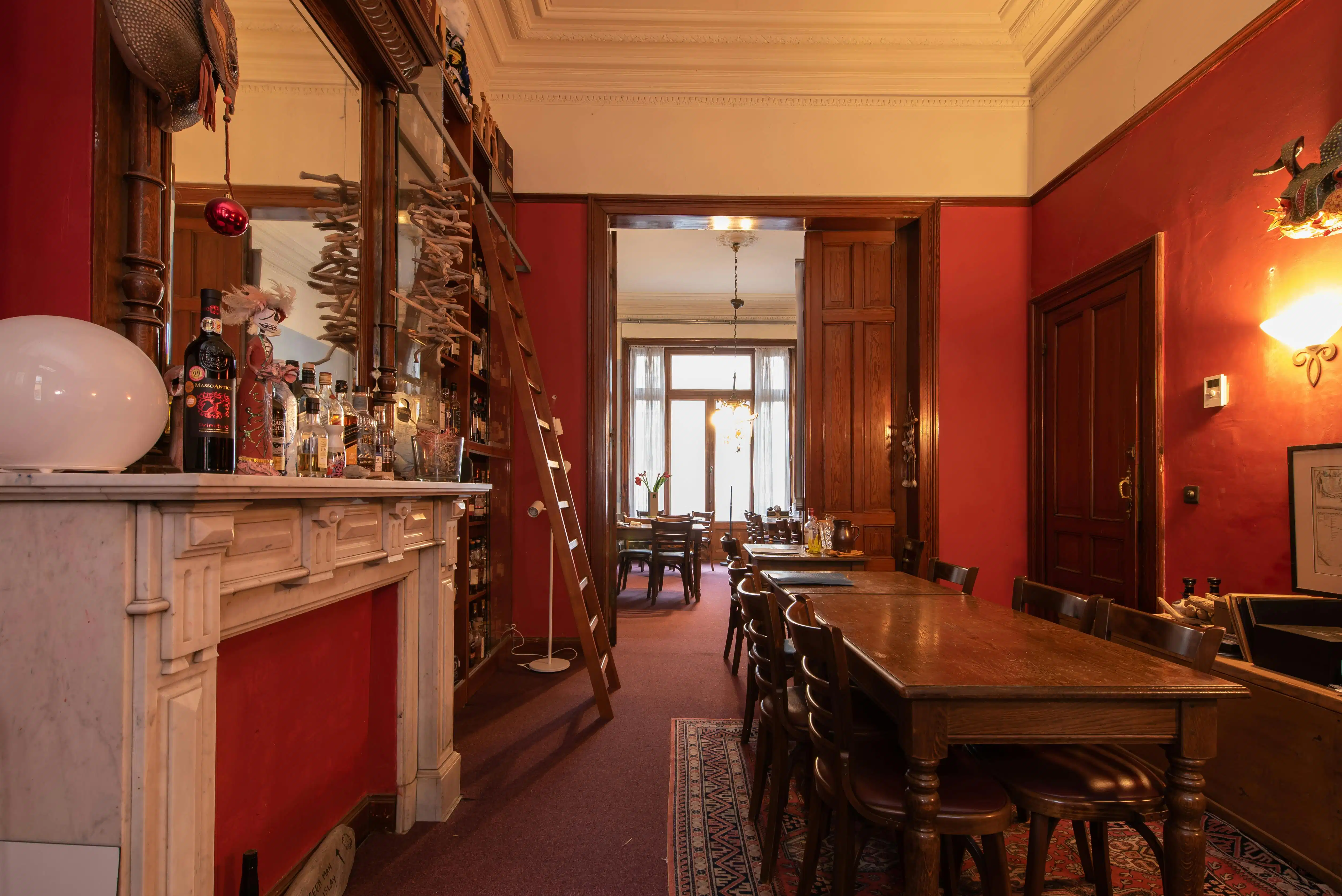 Charmant herenhuis te koop te Oostende met veel mogelijkheden foto 5