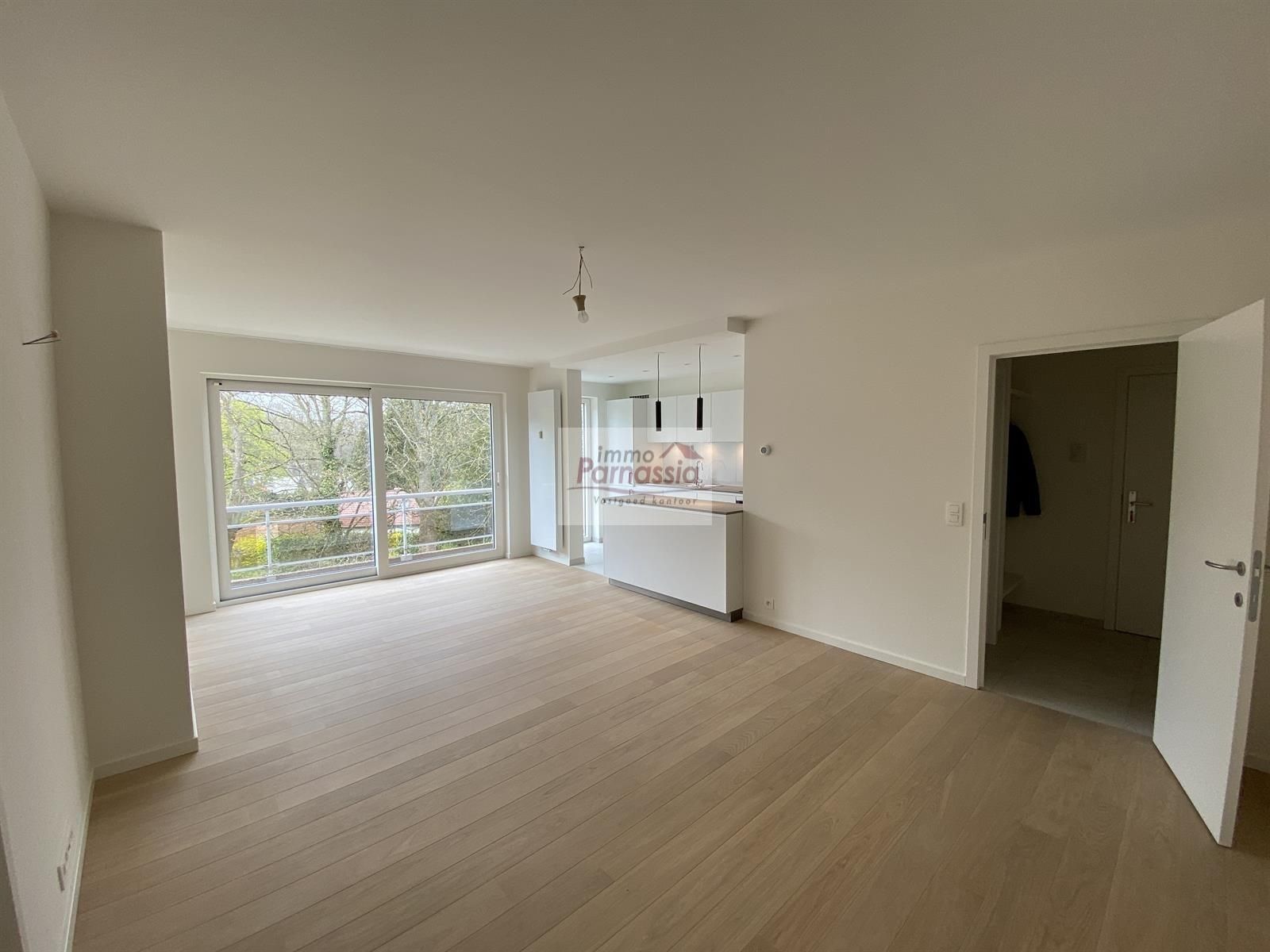 Volledig gerenoveerd appartement met gemeenschappelijke tuin foto 3
