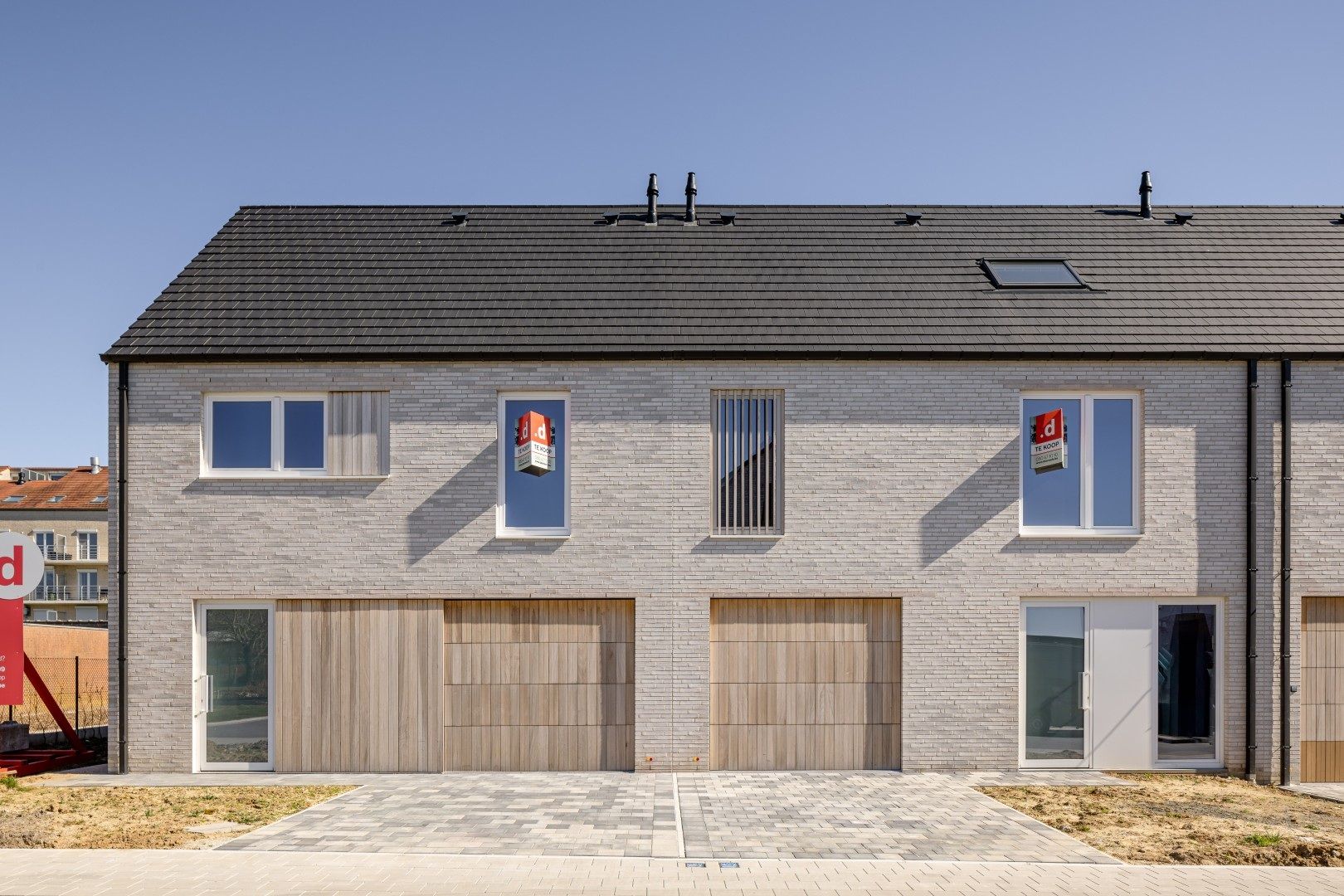 Energiezuinige halfopen bebouwing met 4 slpk's en garage foto {{pictureIndex}}