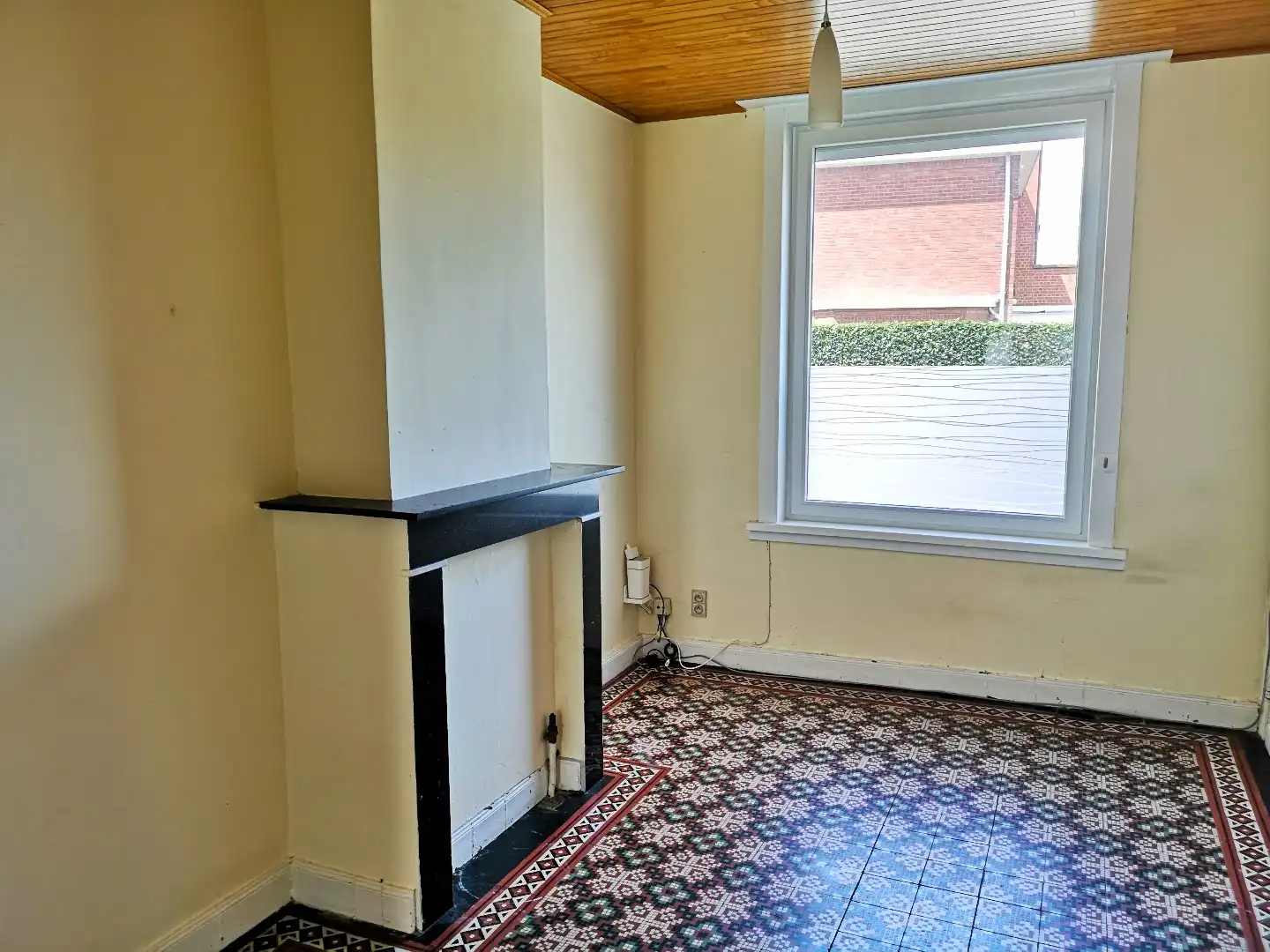 Woning nabij het centrum met 3 slaapkamers & uitweg. foto 7