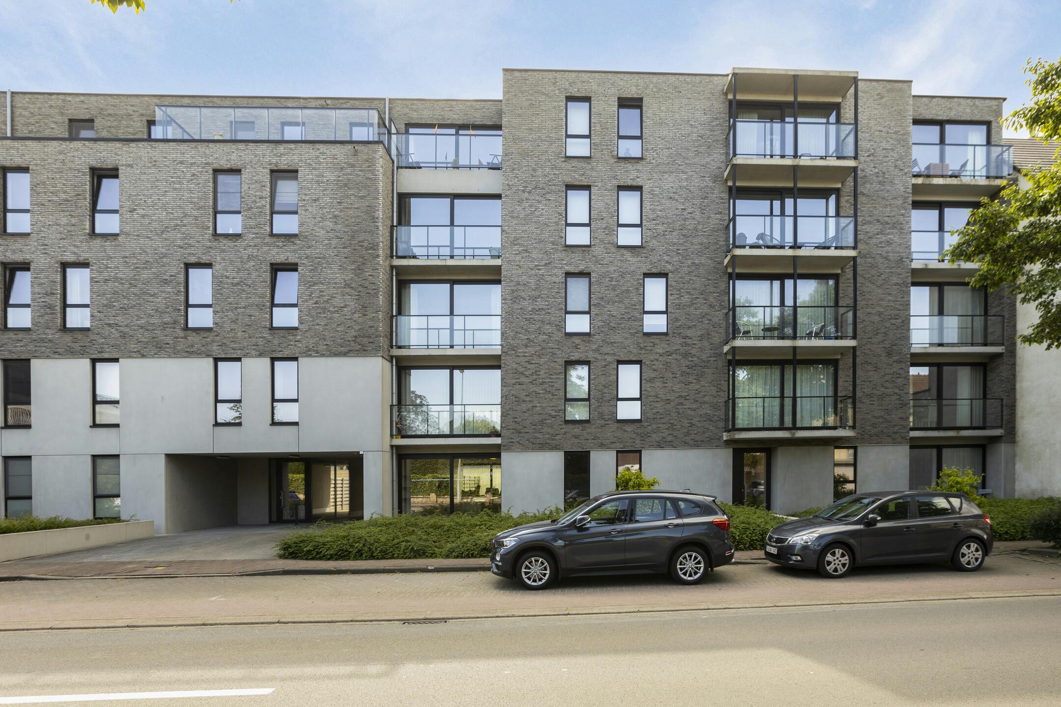 Appartement met garage te huur in Veurne. foto {{pictureIndex}}