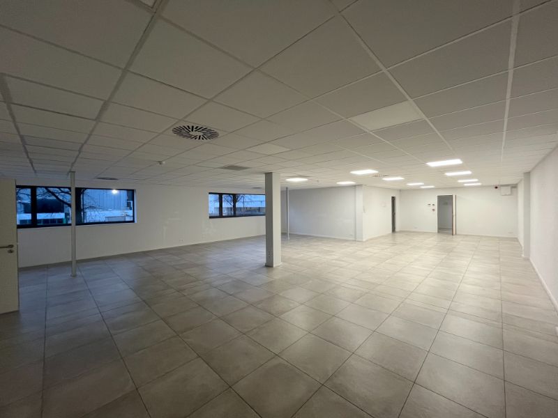 Polyvalente ruimte te huur foto {{pictureIndex}}