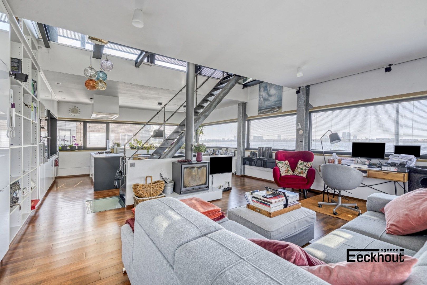 Moderne, architecturale villa met prachtige terrassen en uitmuntend zicht op de Spuikom! foto 4