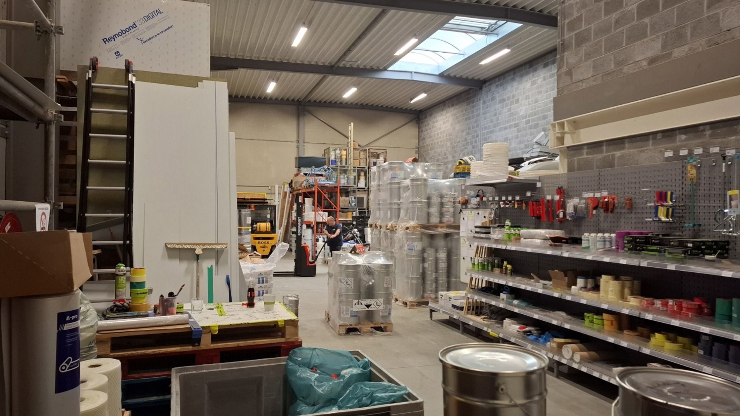 Instapklare KMO-unit te huur te Kapellen foto 5