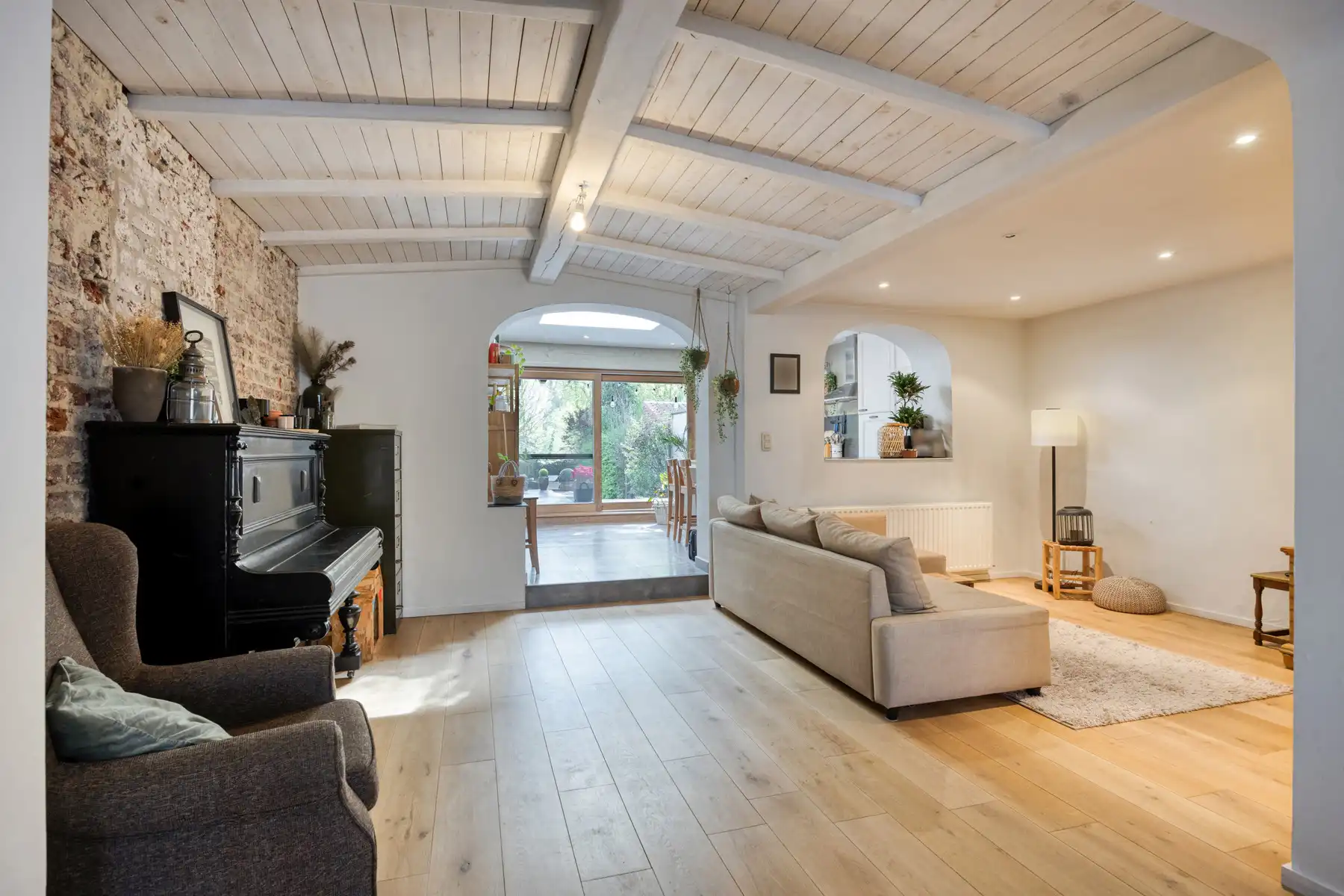 Instapklare woning met 3 slaapkamers en prachtige tuin. foto 4