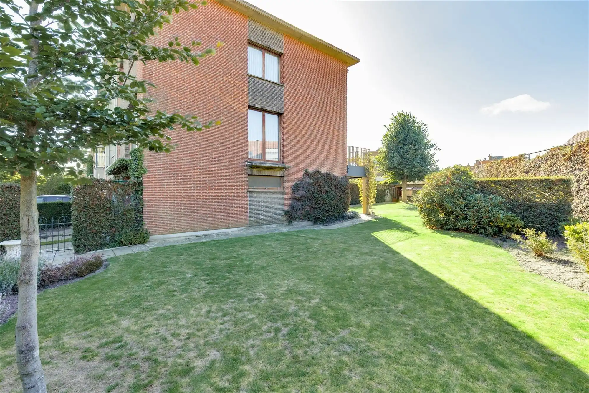 Ruime bel-étagewoning met 5 slk op 569 m² in rustige wijk te Aartselaar foto 4