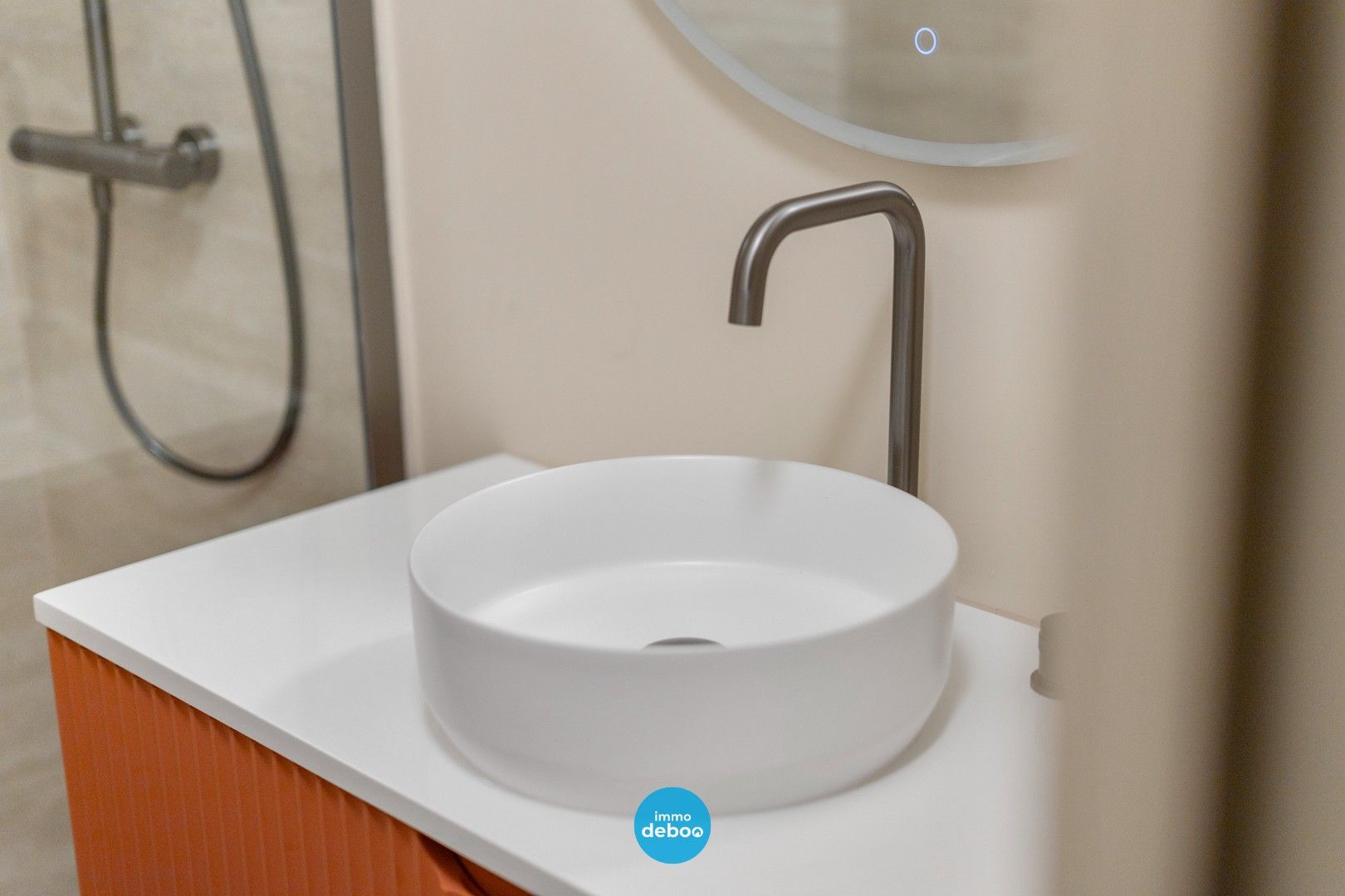 Compleet gerenoveerde studio op topligging foto 15