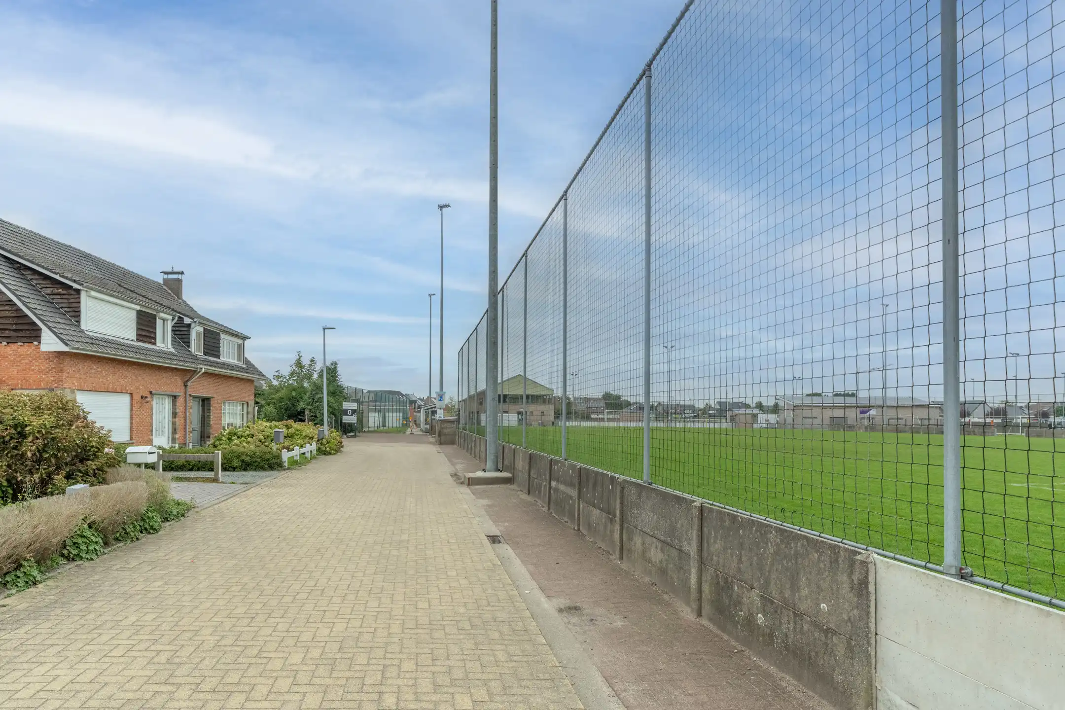 Zeer nette charmante woning met 3 slaapkamers op 579 m² foto 38