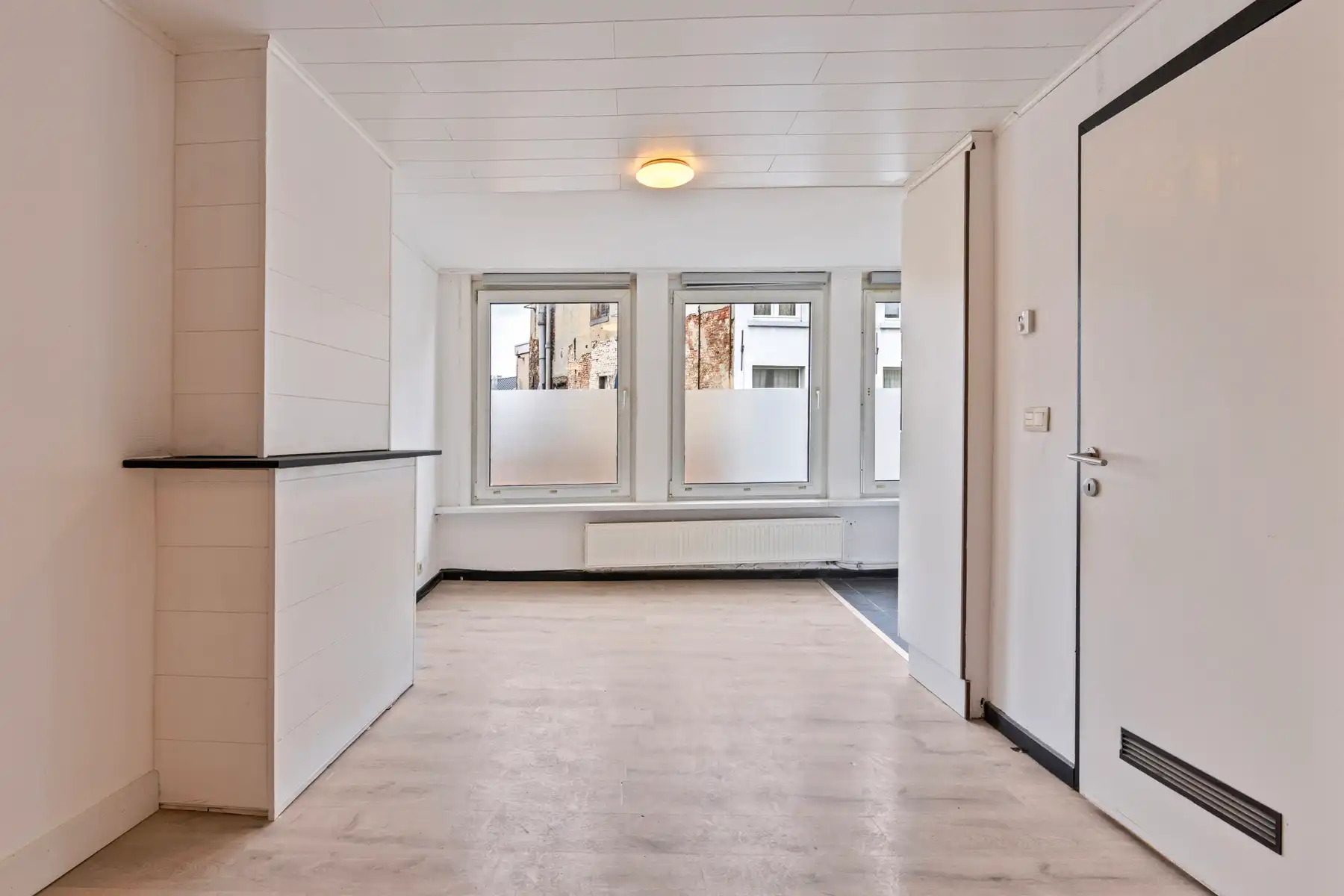 Te renoveren appartement (2 slpk) in het hart van Antwerpen. foto 2