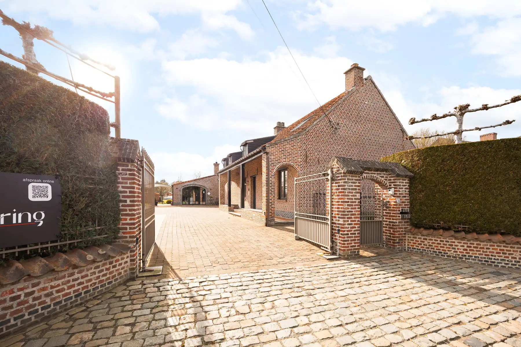 Prachtige hoeve met kwalitatieve afwerking foto {{pictureIndex}}
