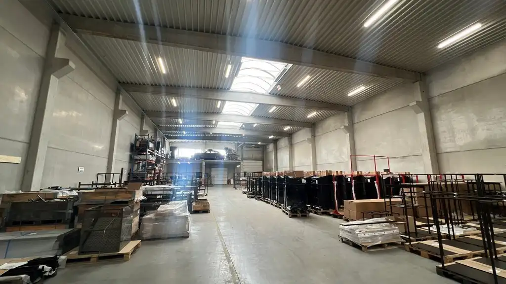 Magazijn te huur in de Heikensstraat in Zele foto 6