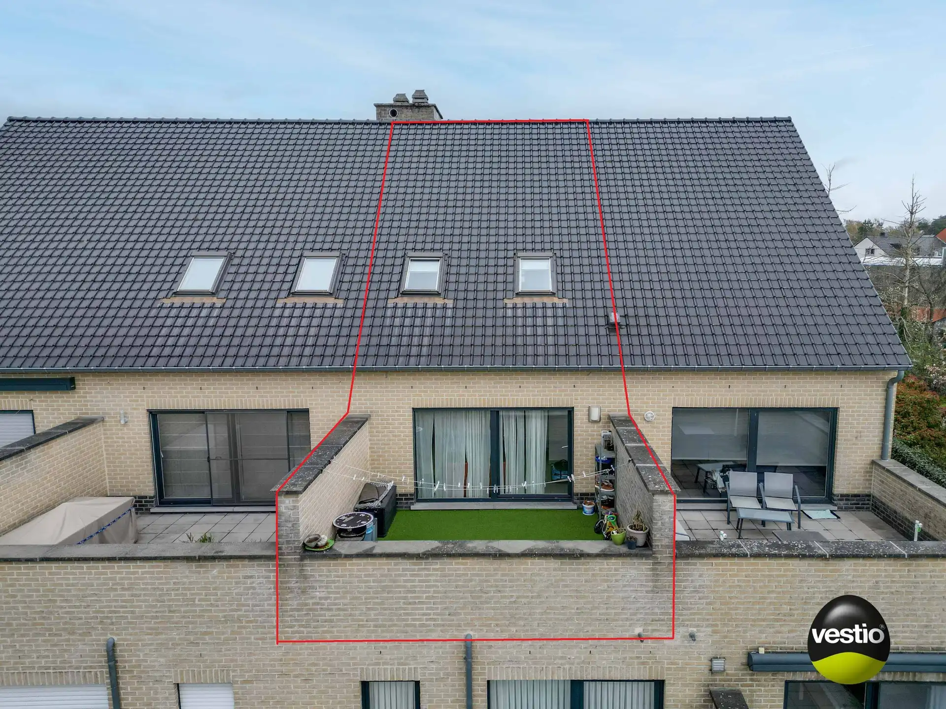 DUPLEXAPPARTEMENT MET 2 SLAAPKAMERS TE HELCHTEREN foto {{pictureIndex}}