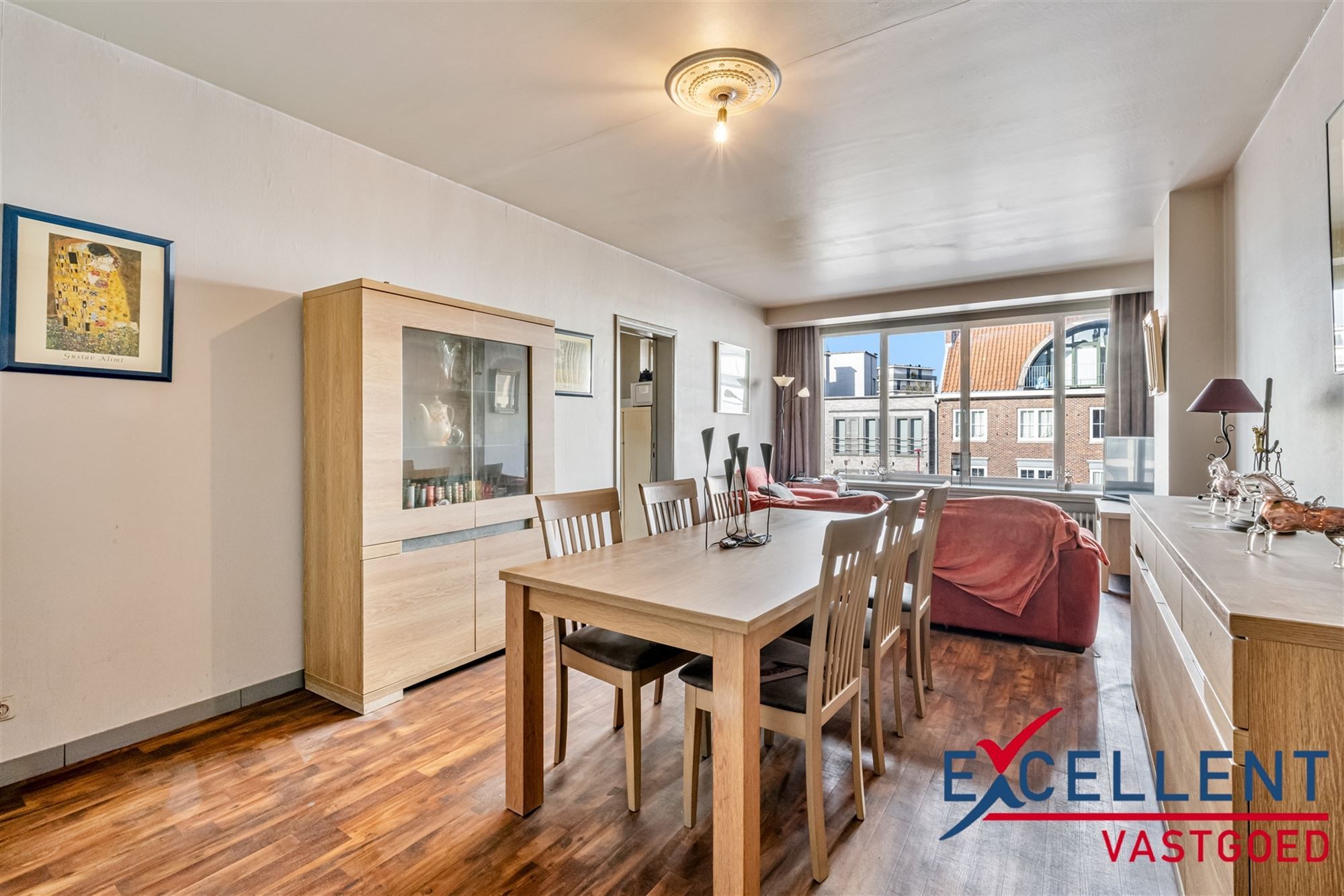 Comfortabel 2-slaapkamerappartement met garage te Deinze foto {{pictureIndex}}