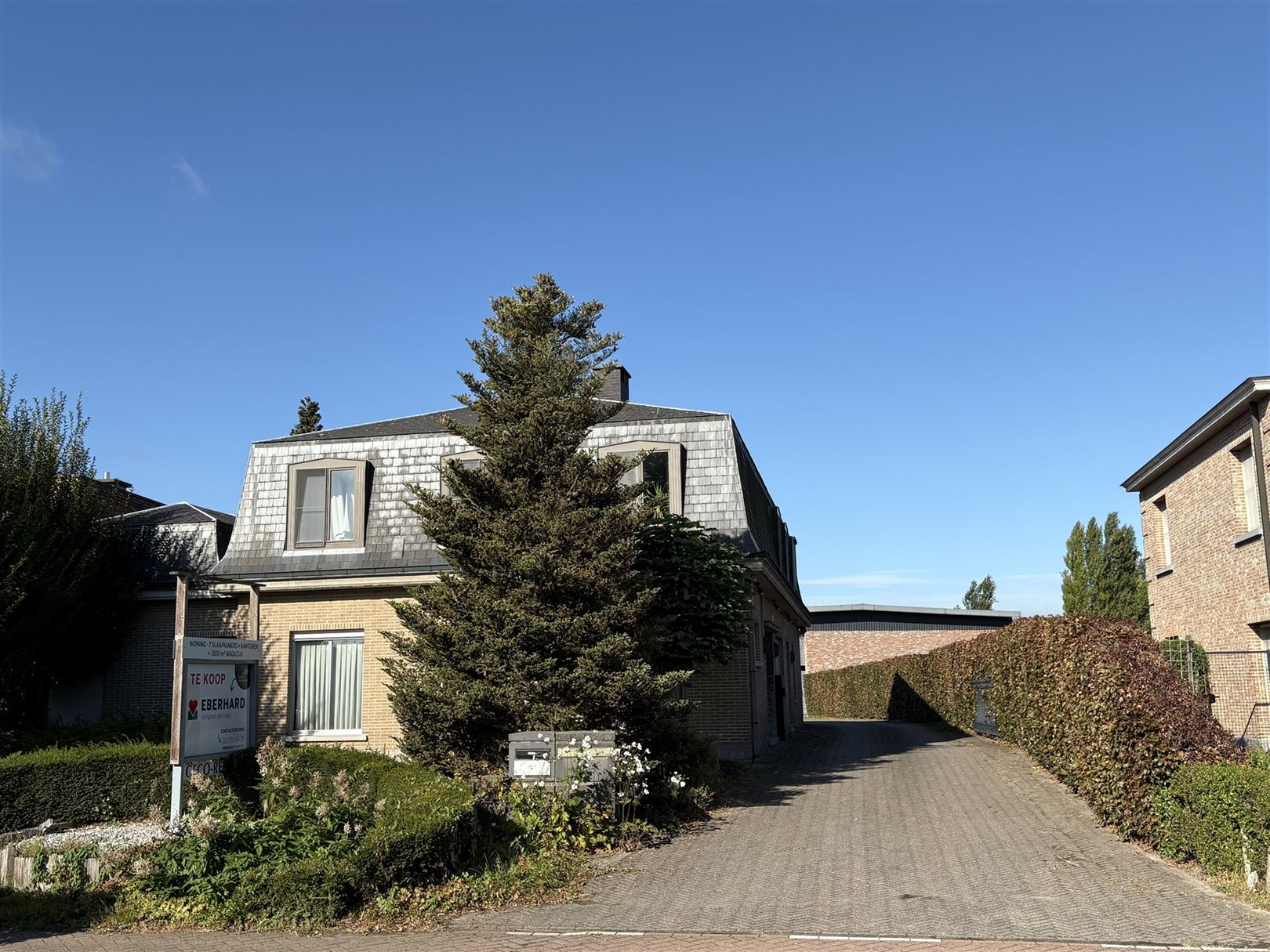 Woning met kantoren en magazijn van 1500m² foto 2