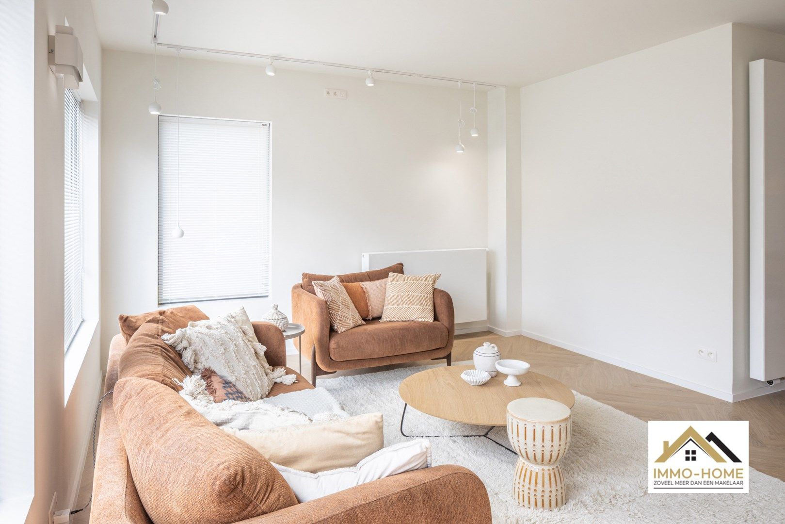 Ruime halfopen bebouwing met luxe afwerking  foto 2