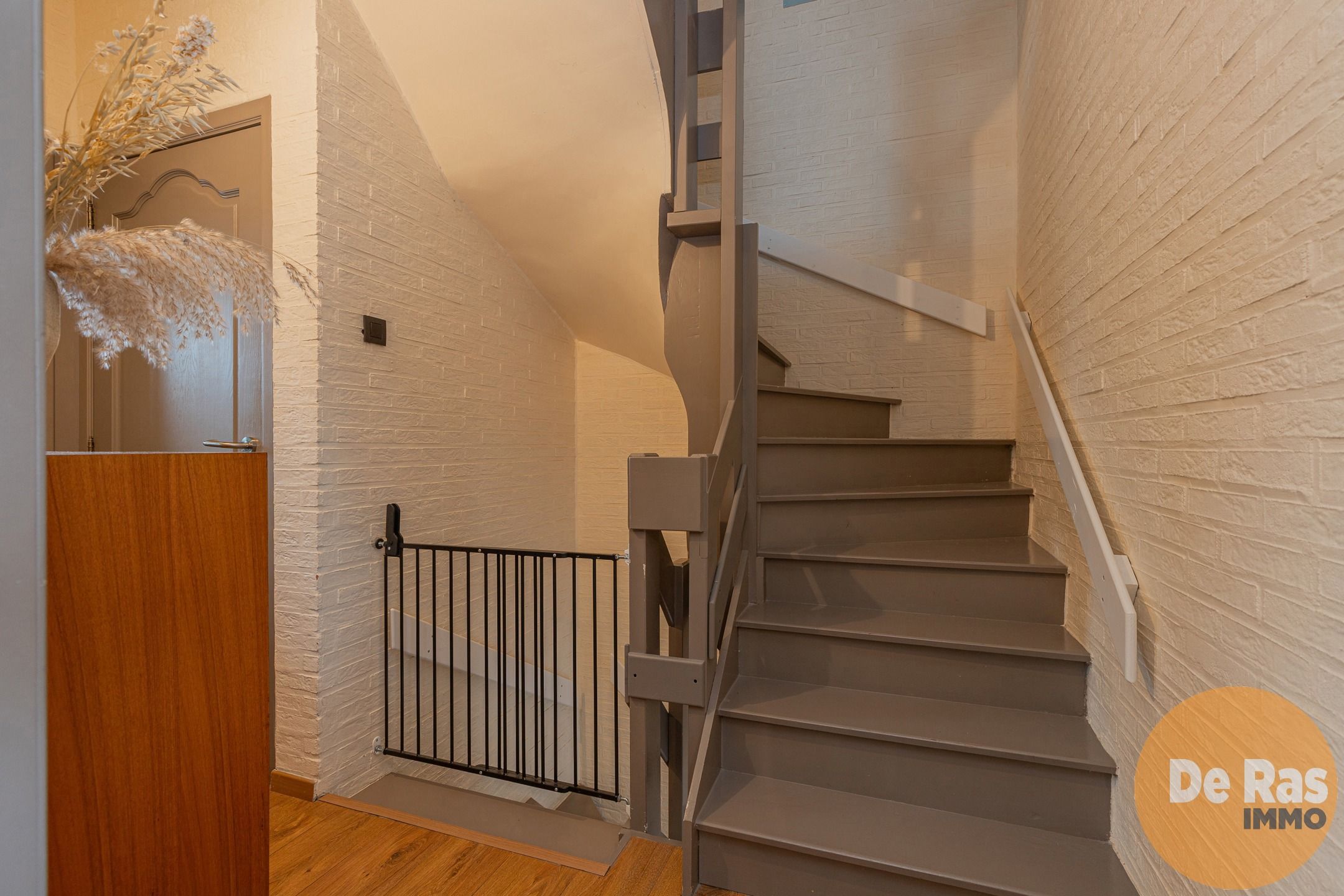 LEDE - Instapklare, centraal gelegen woning met 3 slpk foto 8