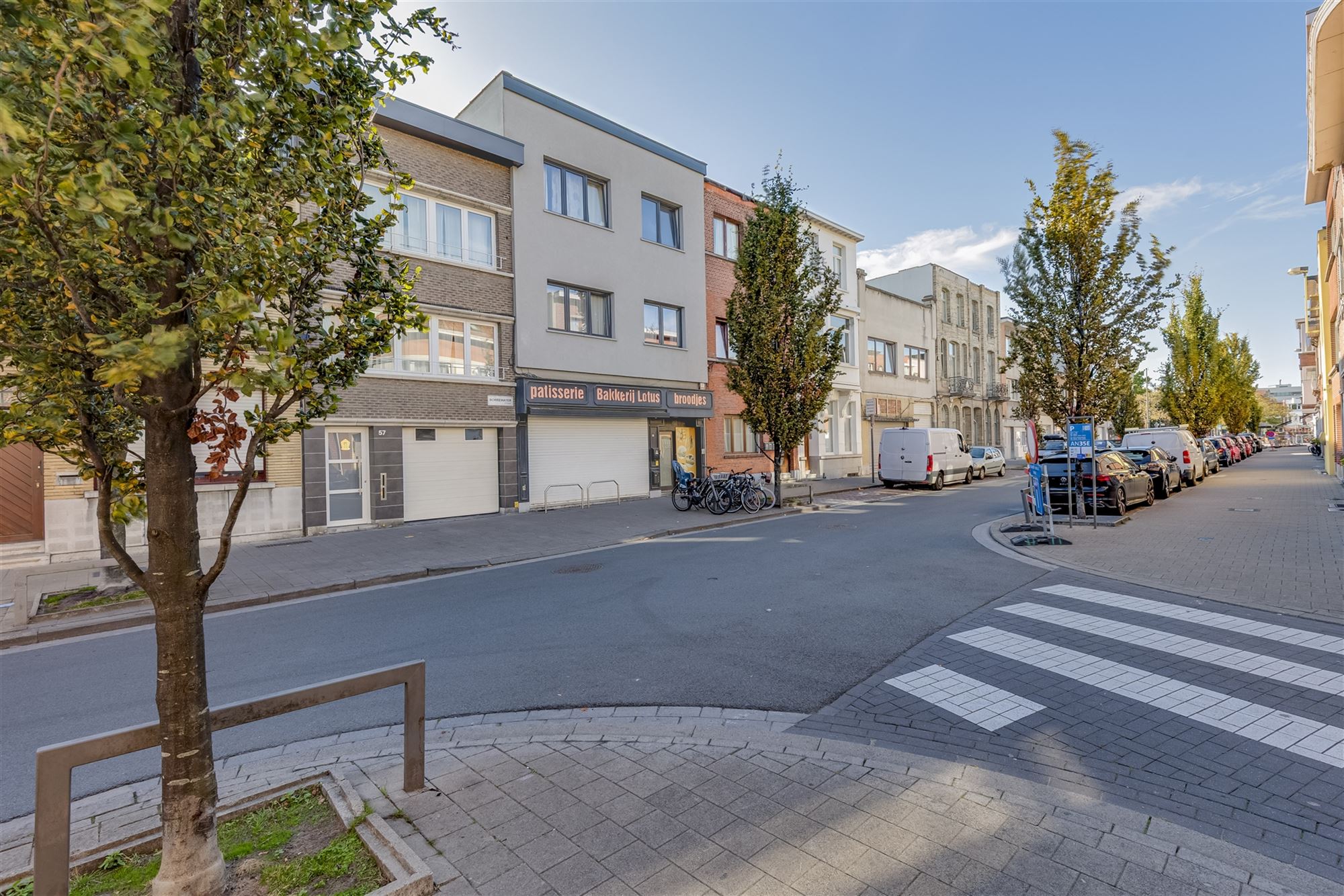 Handelsgelijkvloersca 180 m² met tuin van 70 m² foto 2