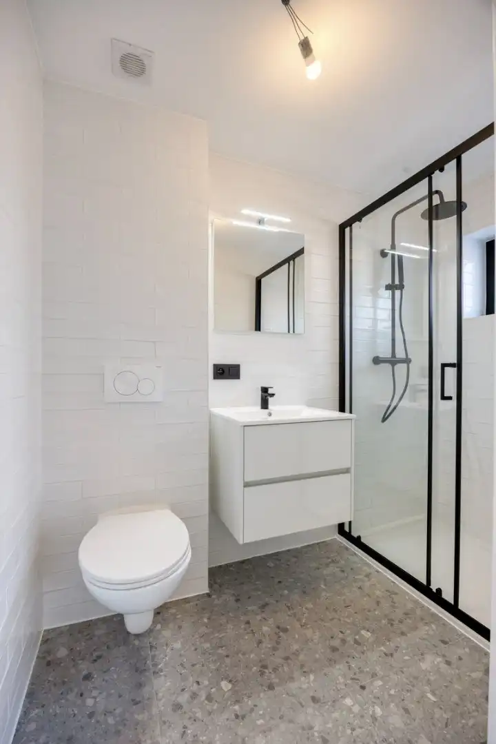 Volledig gerenoveerd en gemeubelde studentenkamer met privé badkamer en tuin - EPC A!  foto 24