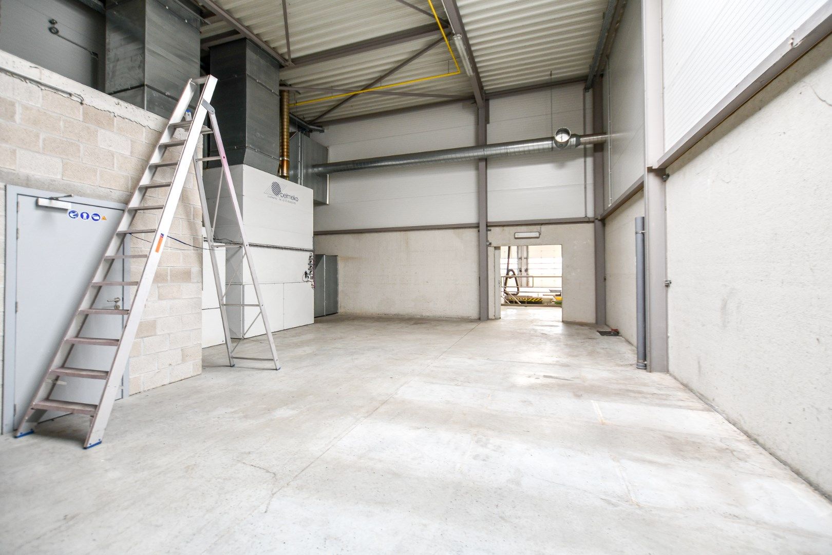 Uniek bedrijventerrein op toplocatie te Zeebrugge - 11.948 m² aan mogelijkheden!  foto 9