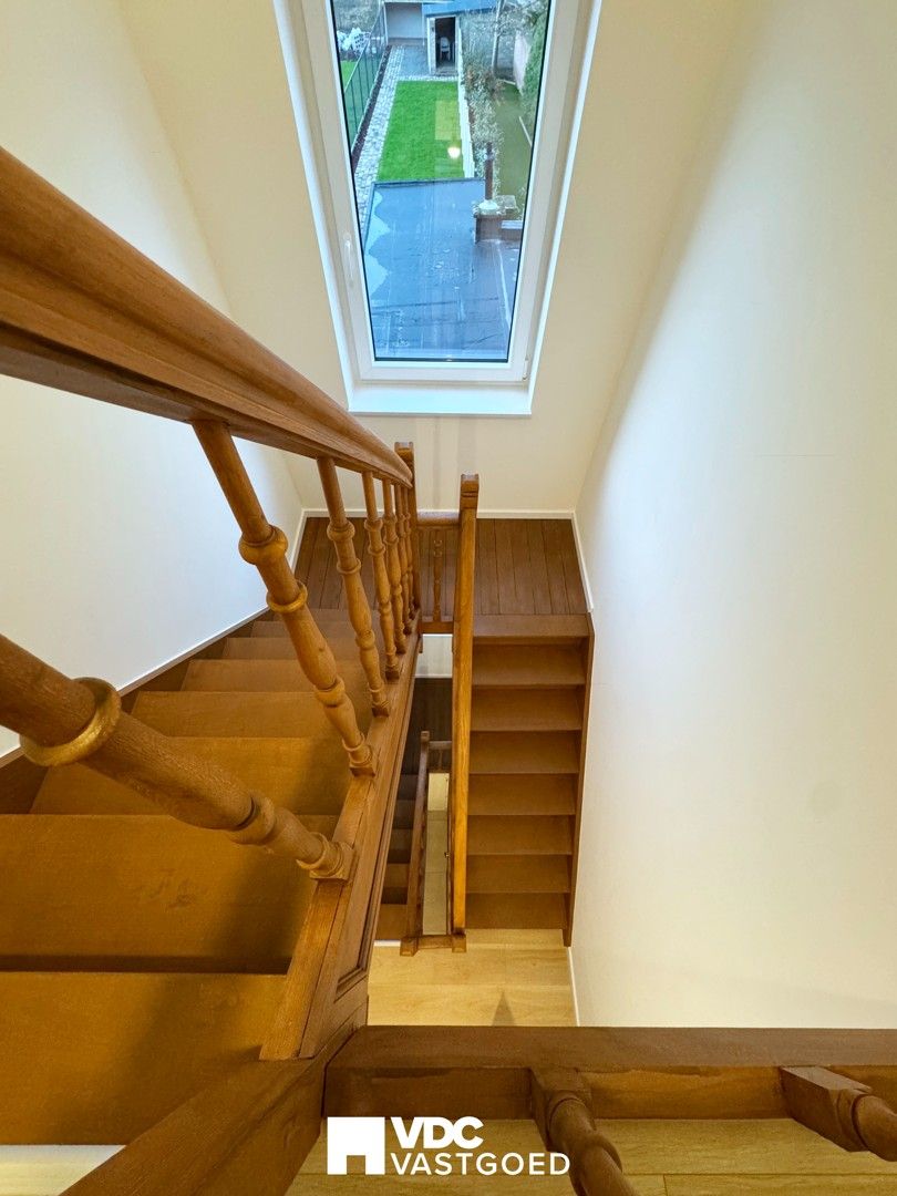 Volledig vernieuwde woning (170 m²) met tuin en garage foto 12