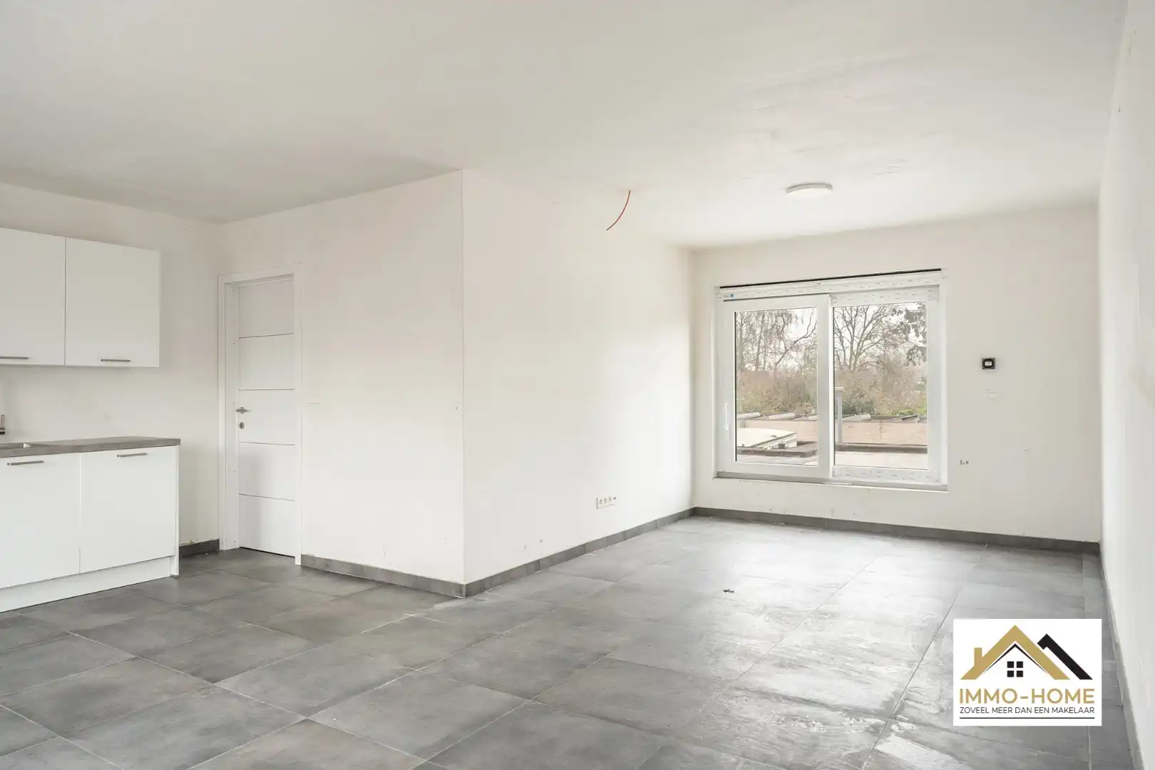 Nog drie af te werken woonunits en vier garages!  foto 3