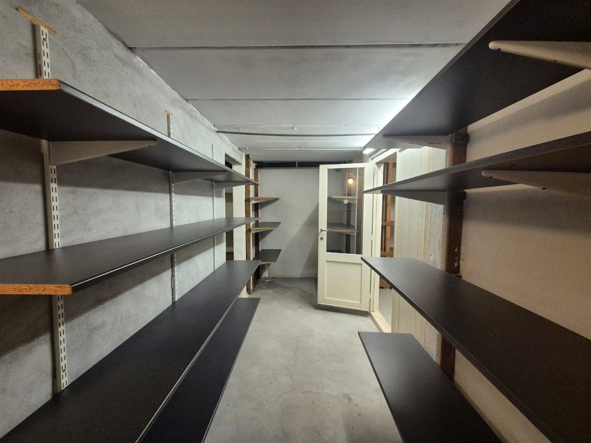 Gunstig gelegen ruime villa in groene omgeving.  foto 22