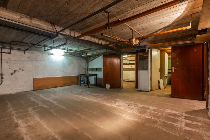 Rodenburg: Te renoveren alleenstaande wonig met 3 slaapkamers en dubbele garage op 558m² (elekrische keuring zonder inbreuken). foto 8