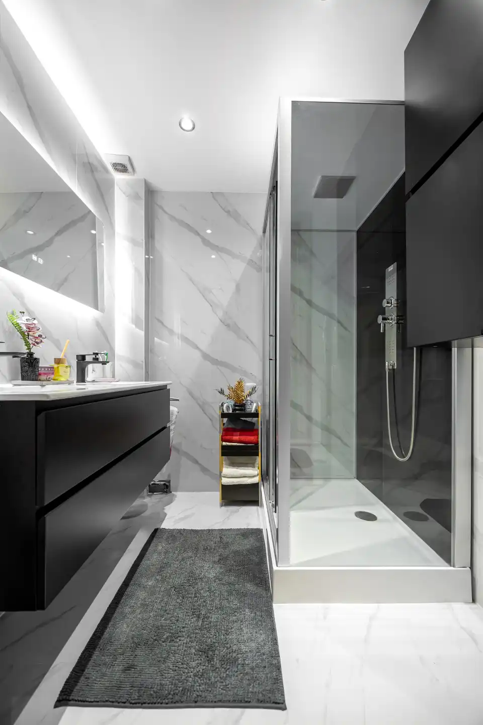 Zeer mooi gelijkvloers appartement met 2 slpk, tuin en grote garage foto 11